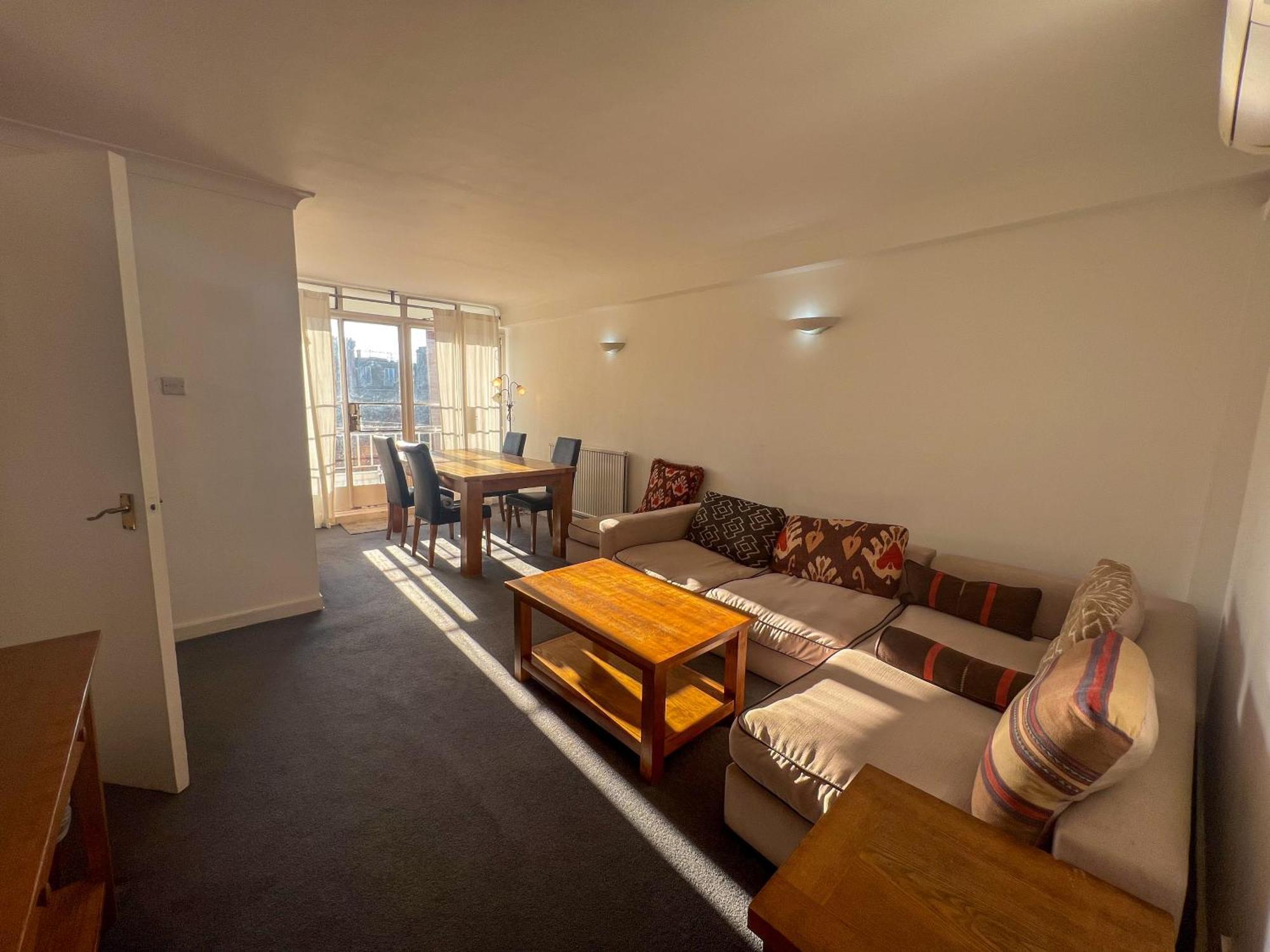 Collection In Prestigious Mayfair Location Londra