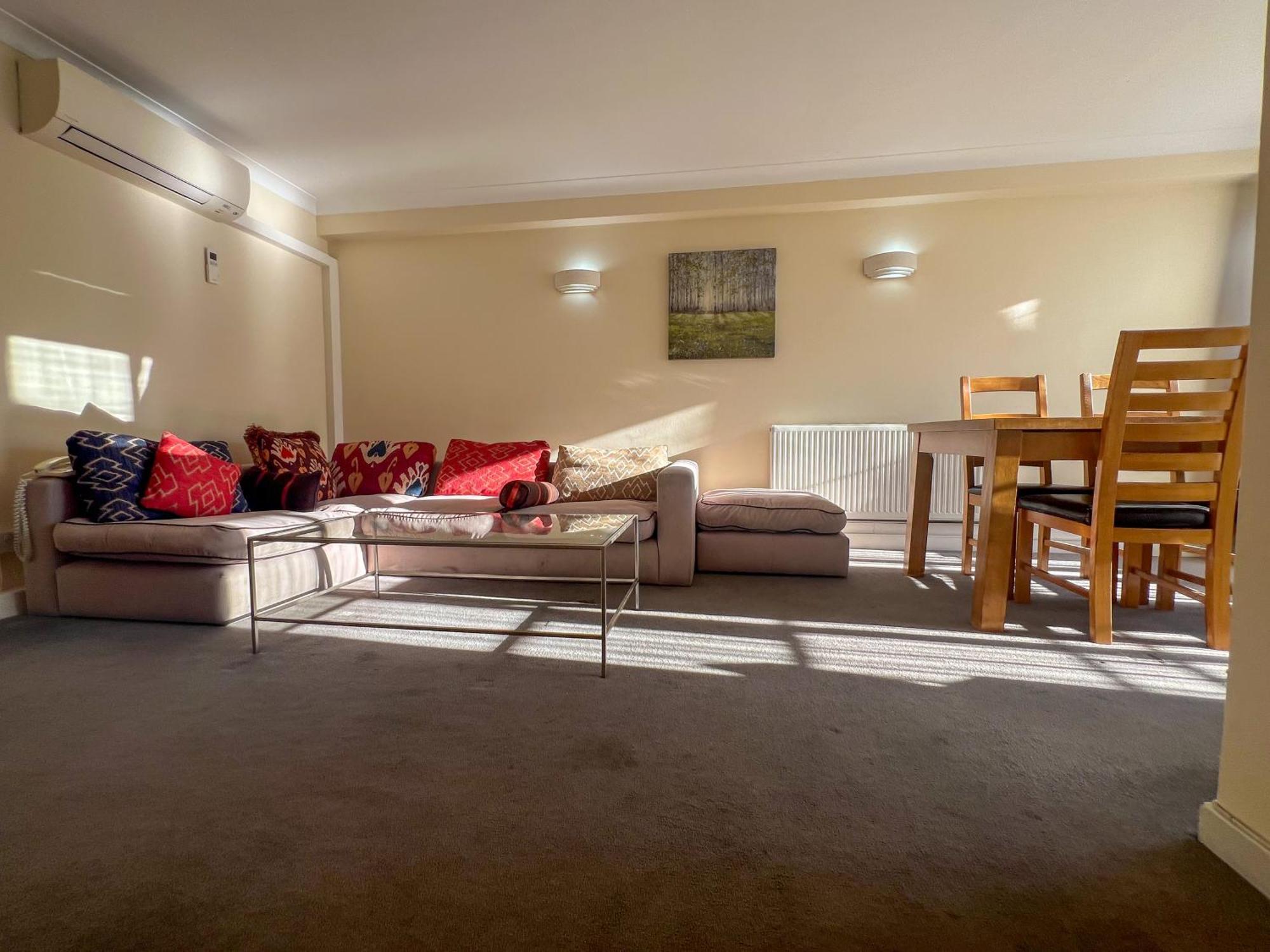 Collection In Prestigious Mayfair Location * Londra