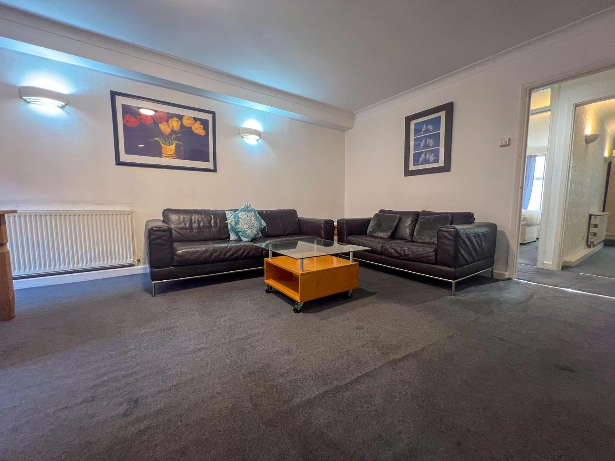 Collection In Prestigious Mayfair Location Londra