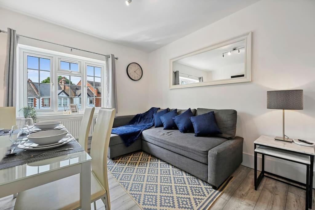 Apartment Spacious 2-bed Flat, Acton