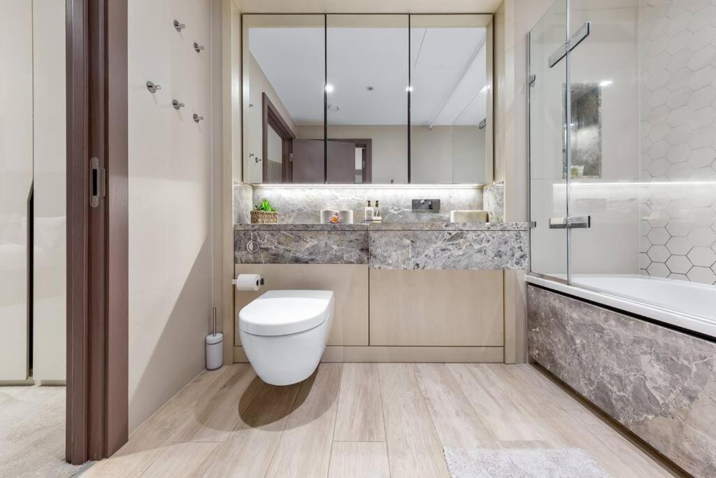 Bright Balcony Retreat Hammersmith Leilighet *