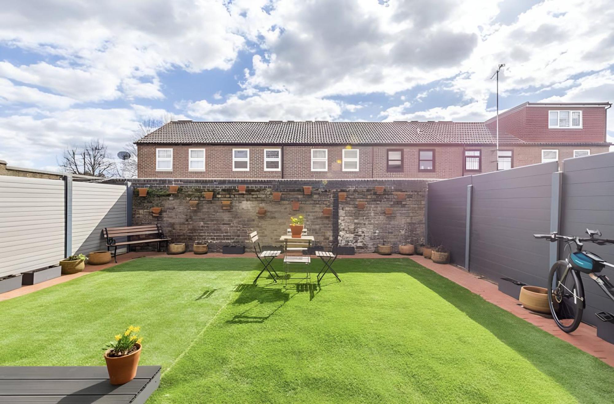 Privatunterkunft Modern With Bathroom & Garden In A Shared House - No Kitchen London