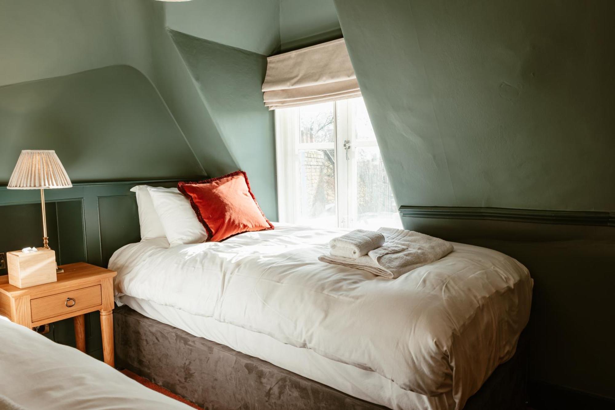 Hand & Flower Herberg 3*