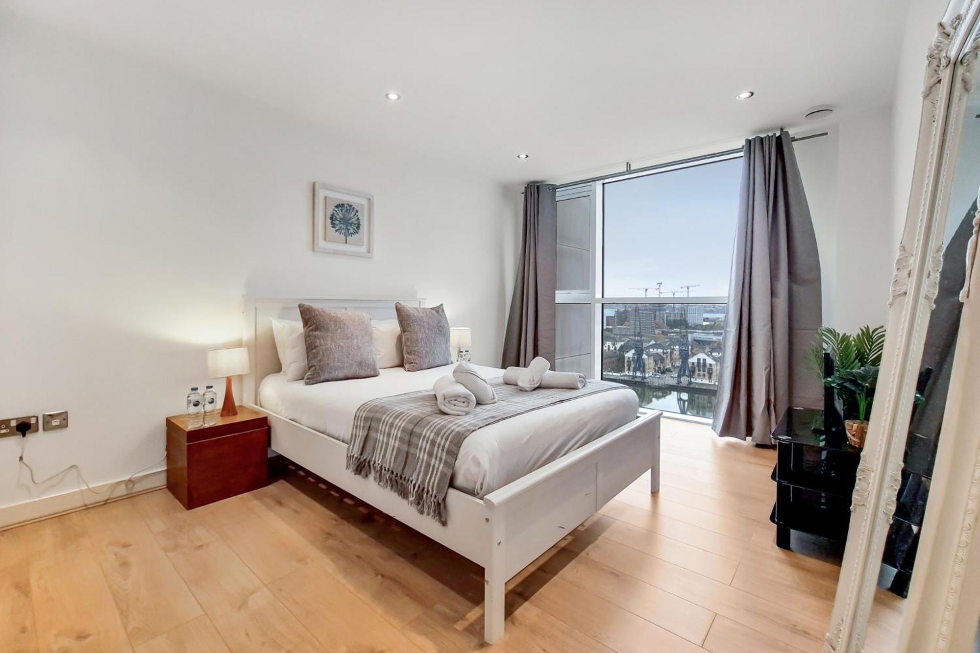 Deluxe Two Bed With River & View * Londen