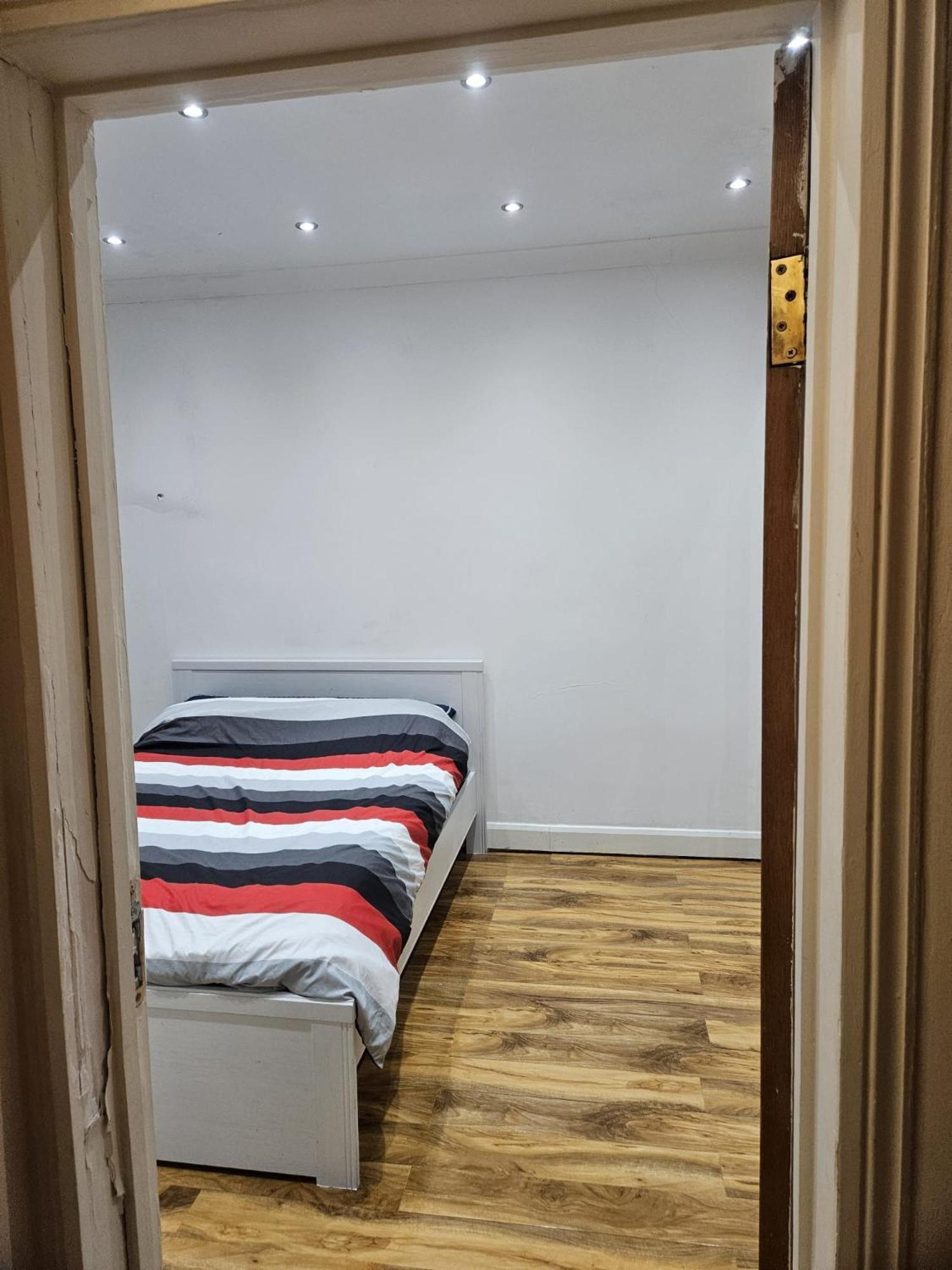 Lägenhet 2 Bedroom Flat - Travel Direct To Heathrow/central London