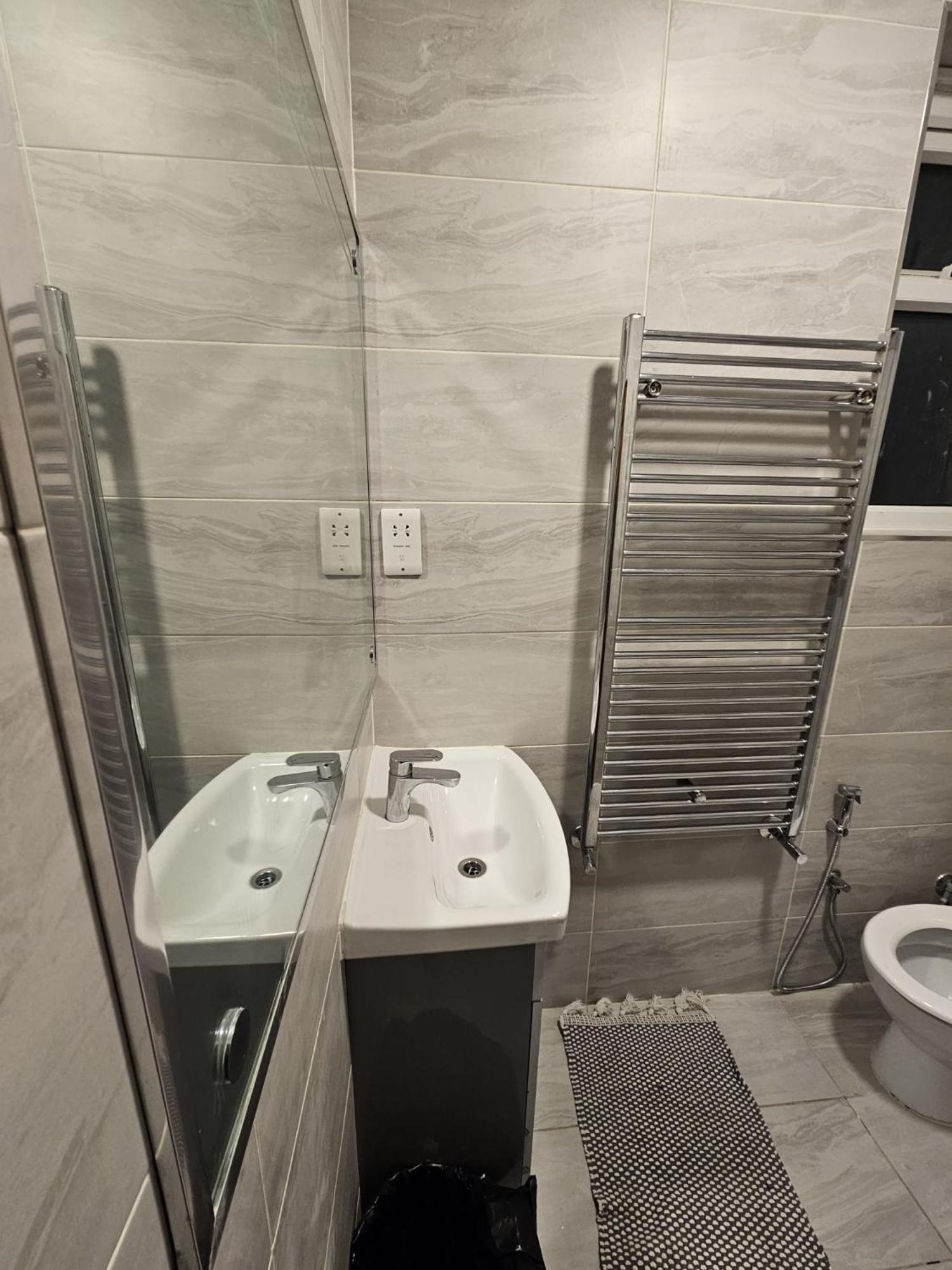 2 Bedroom Flat - Travel Direct To Heathrow/central Lägenhet *