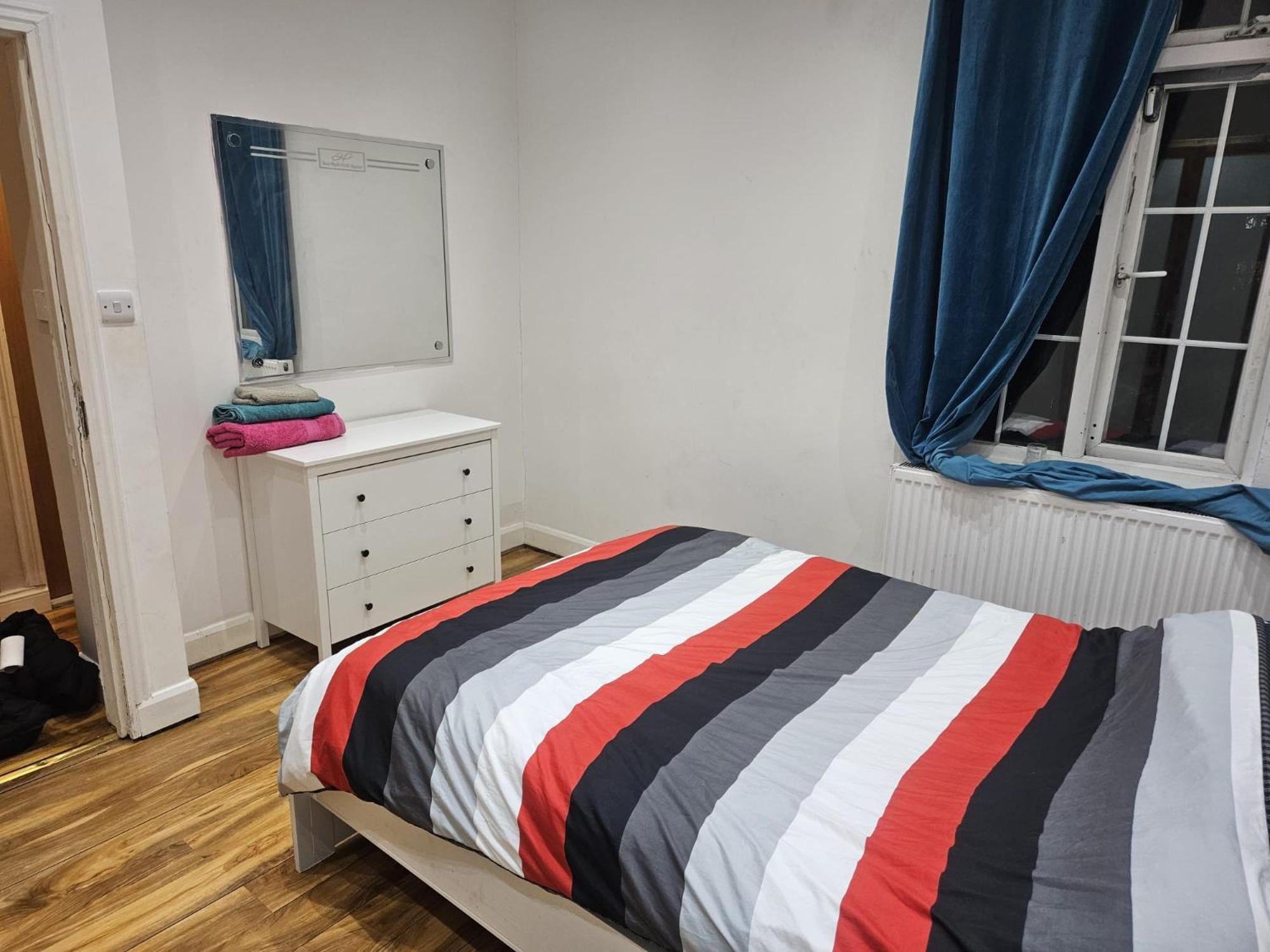 Lägenhet 2 Bedroom Flat - Travel Direct To Heathrow/central *