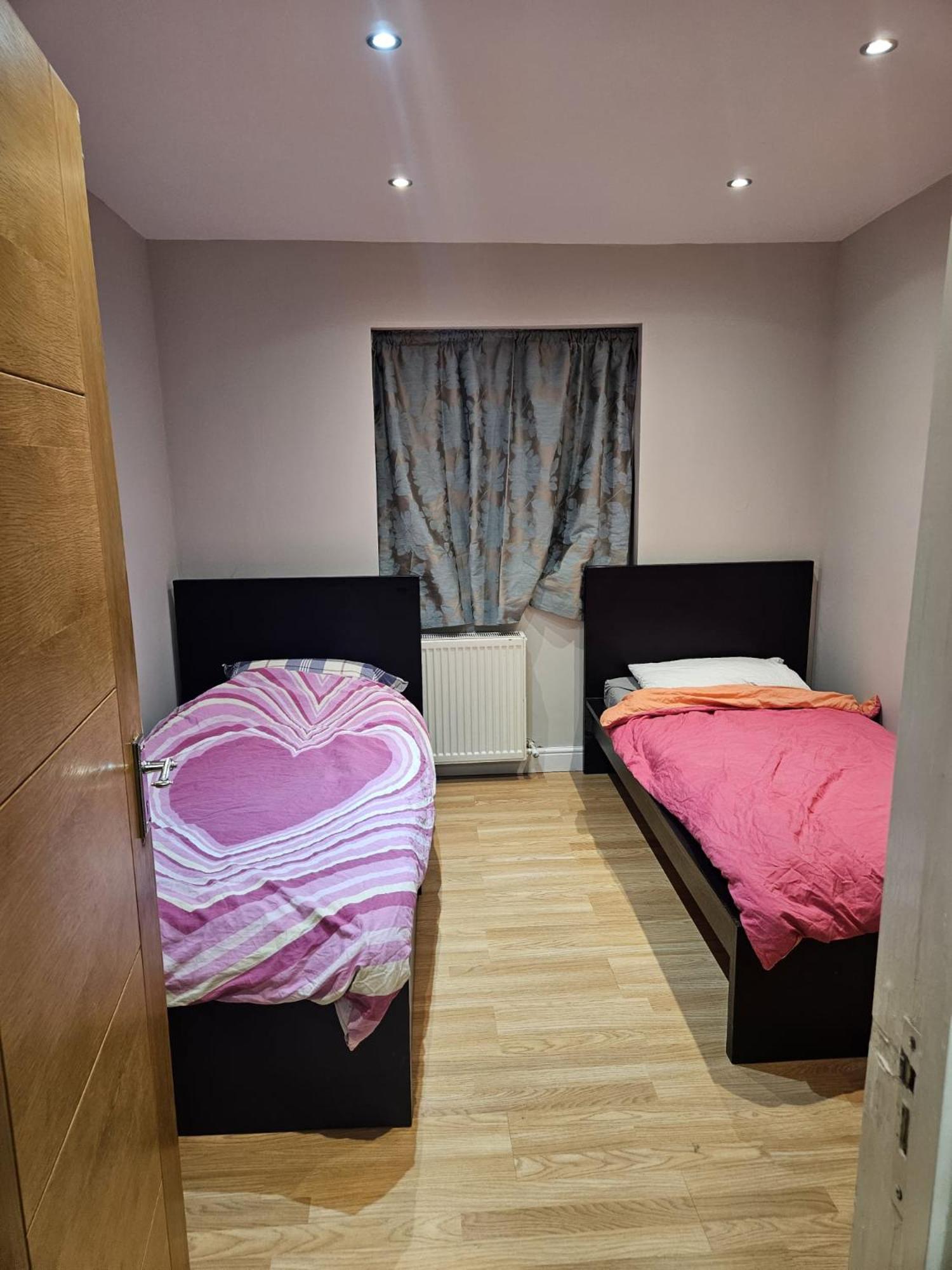 2 Bedroom Flat - Travel Direct To Heathrow/central Lägenhet
