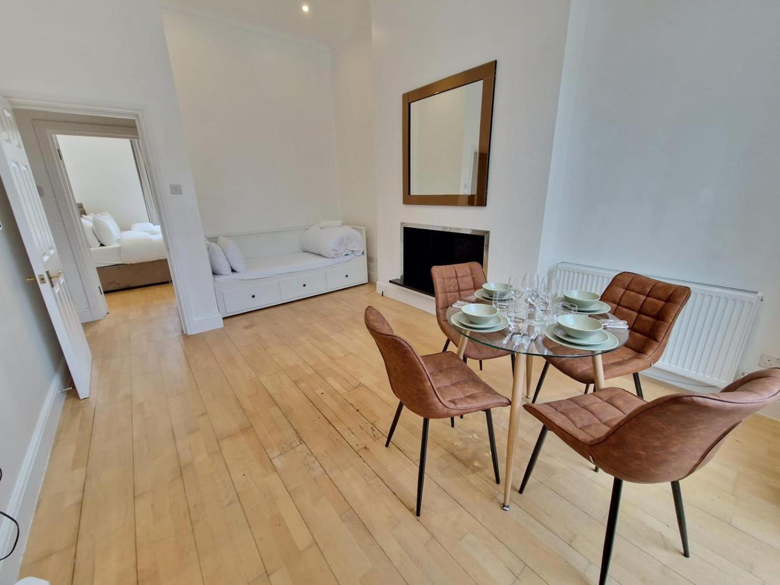 Clarges Apartment