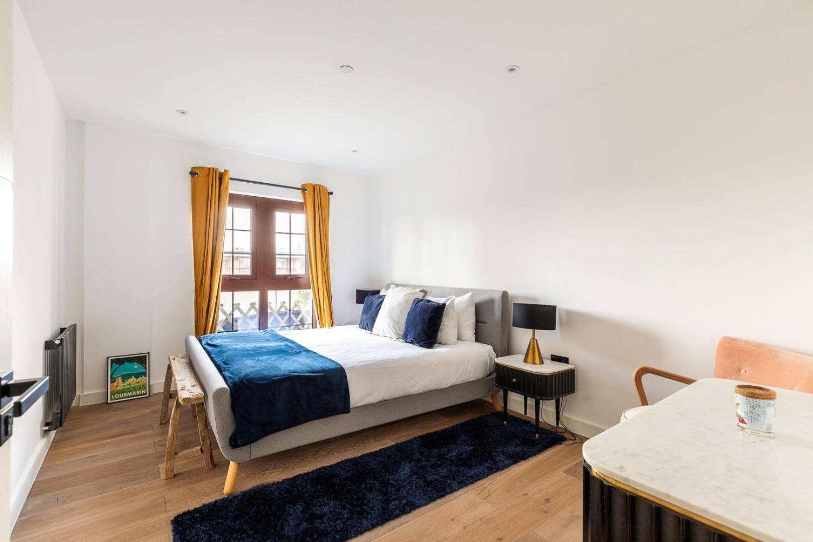 Apartment View Spacious 2 Bedroom Penthouse