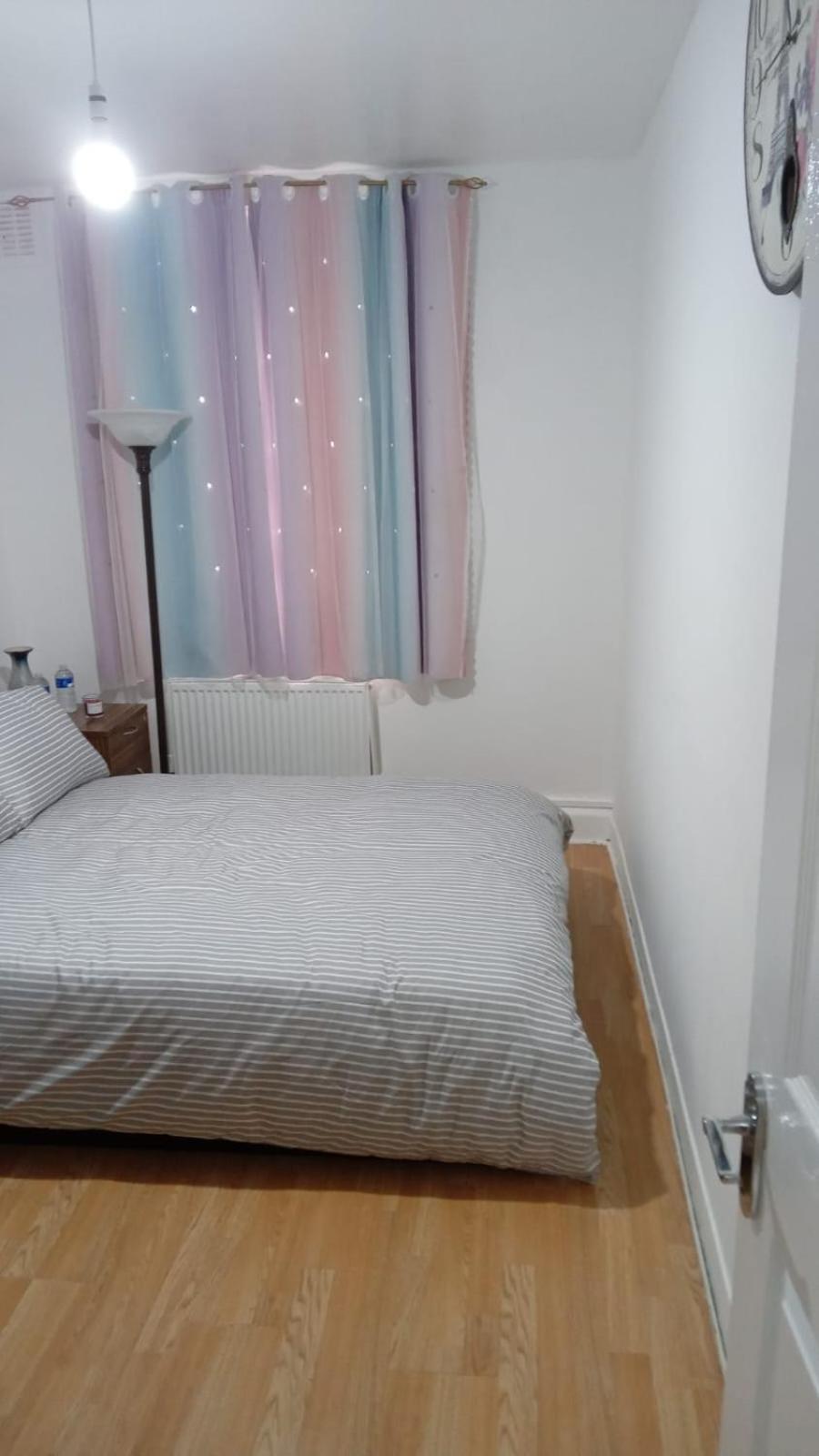Exclusive Luxurious Double Bedroom In A Beautiful Shared Flat Close To Transit & Grocery Stores * London
