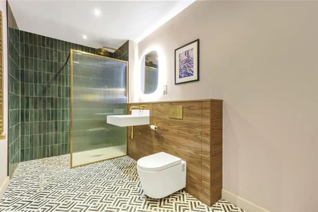 Stunning Shoreditch Penthouse *