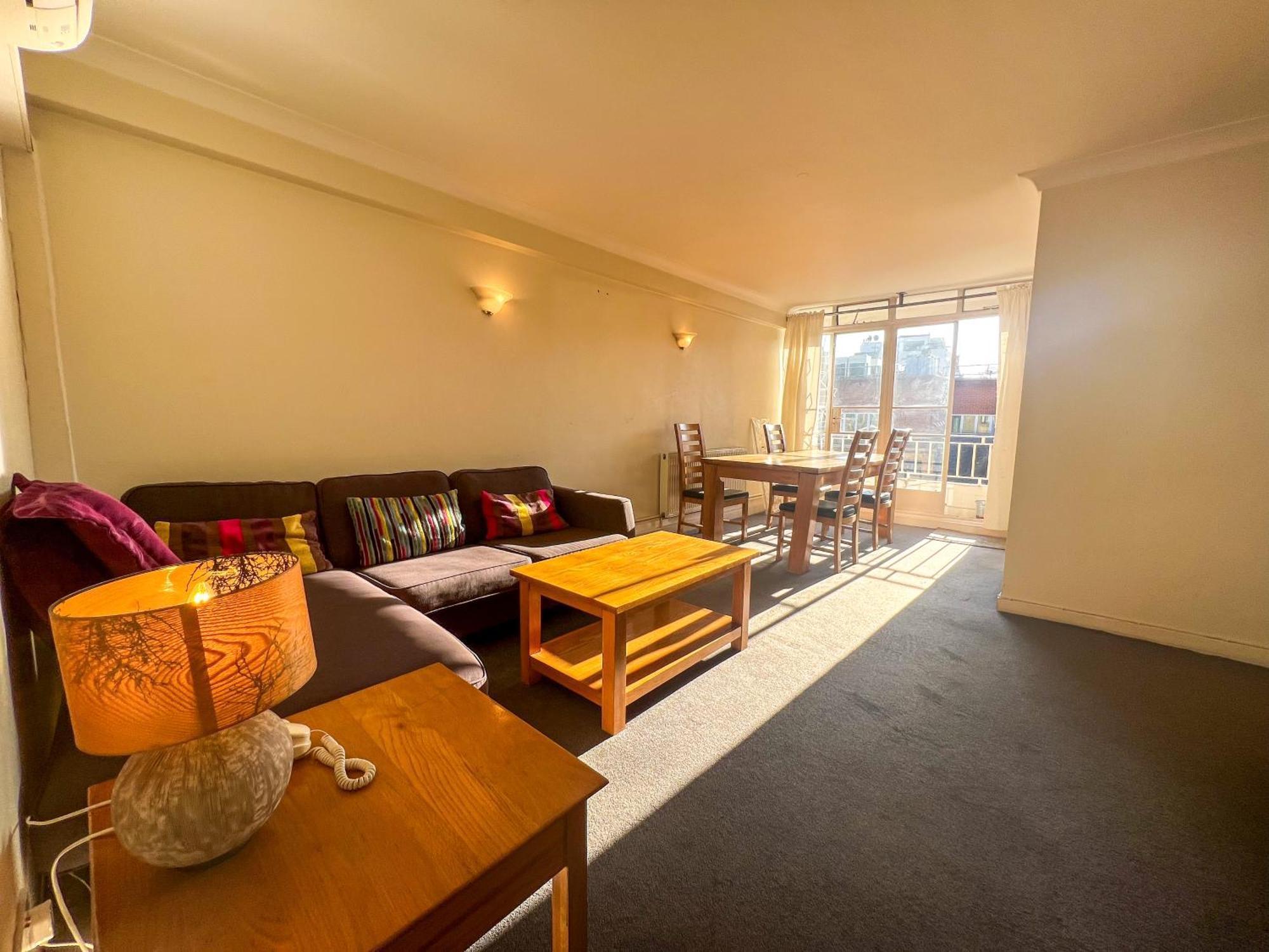 Collection In Prestigious Mayfair Location Londra