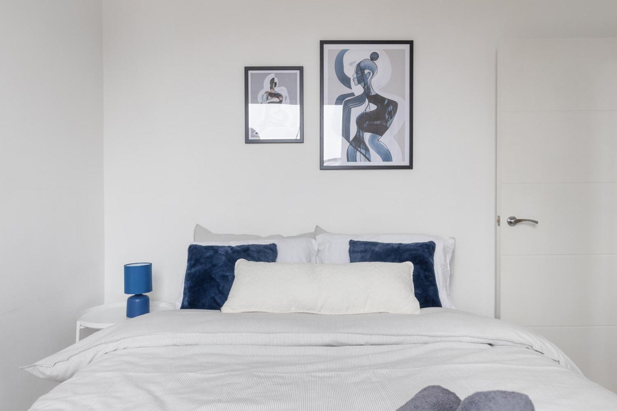 Portnall Retreat - Beautiful & Bright - Close To Ldn London