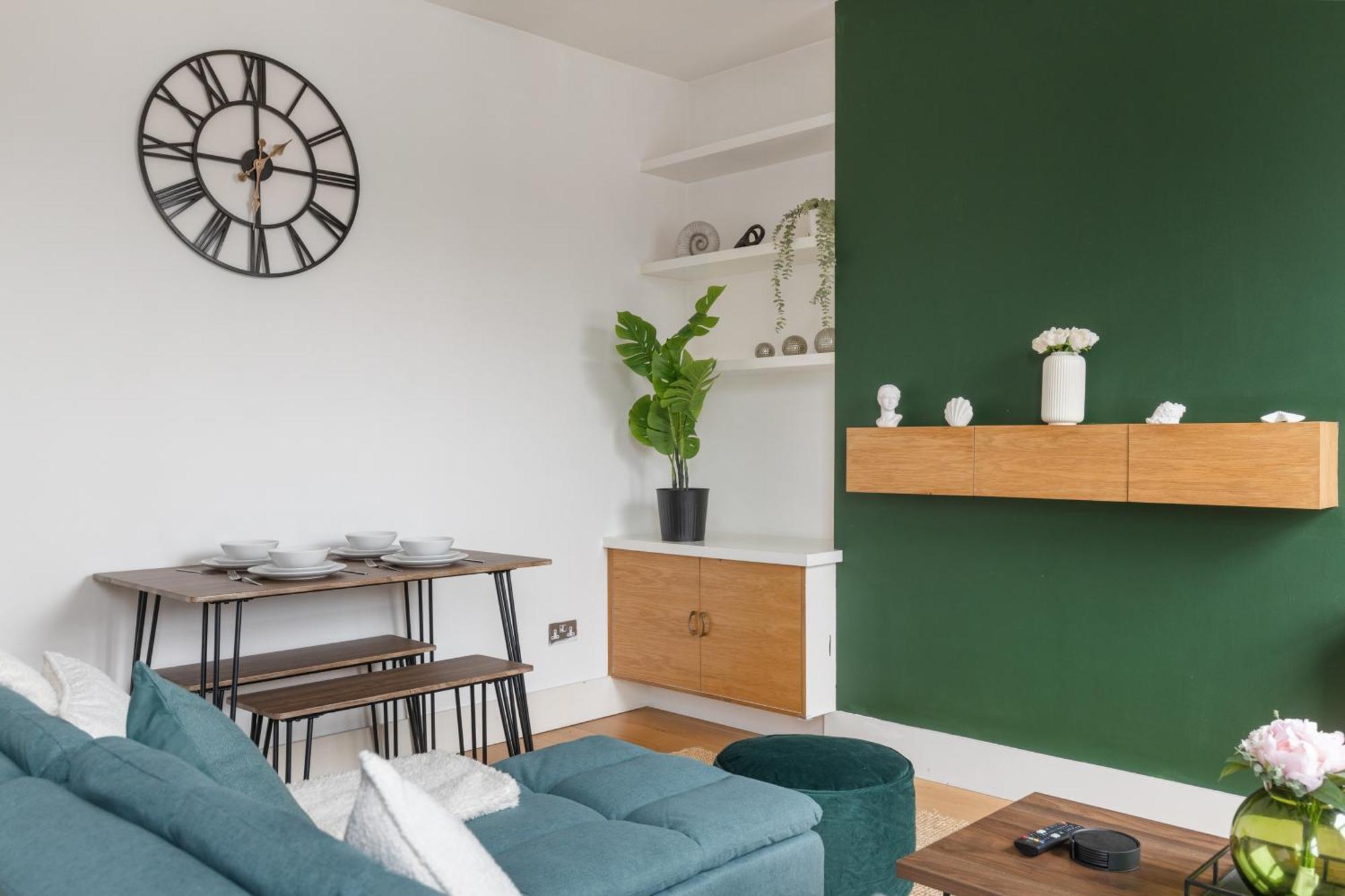 Portnall Retreat - Beautiful & Bright - Close To Ldn Apartment