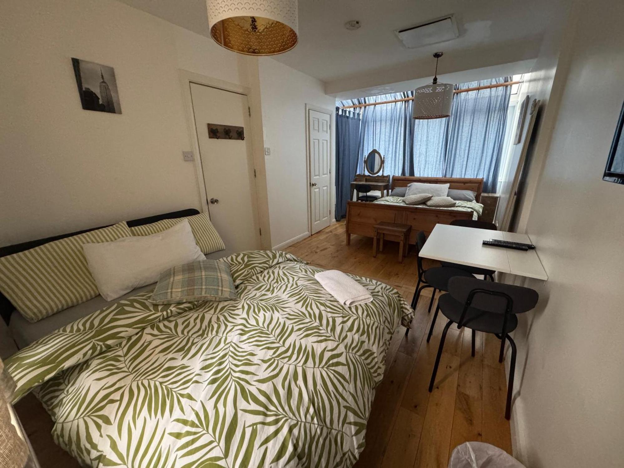 Gasthof Cozy Rooms Near Central London London