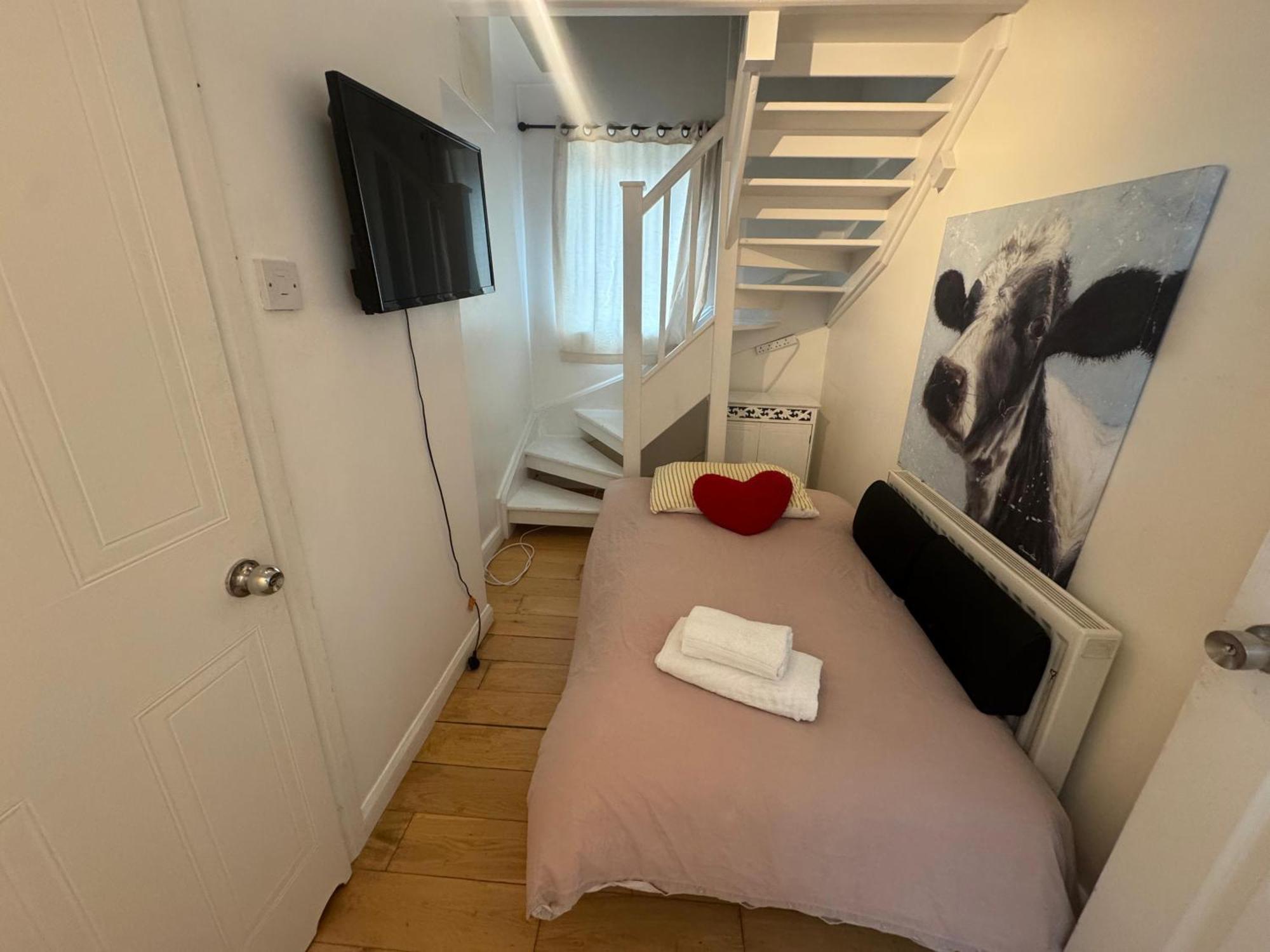 Cozy Rooms Near Central London Gjestgiverier *