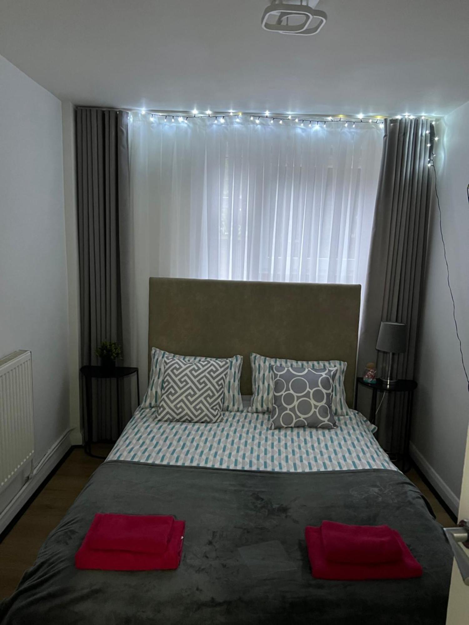 Spacious For Rent 10 Min From Tower Bridge Maison d'hôtes