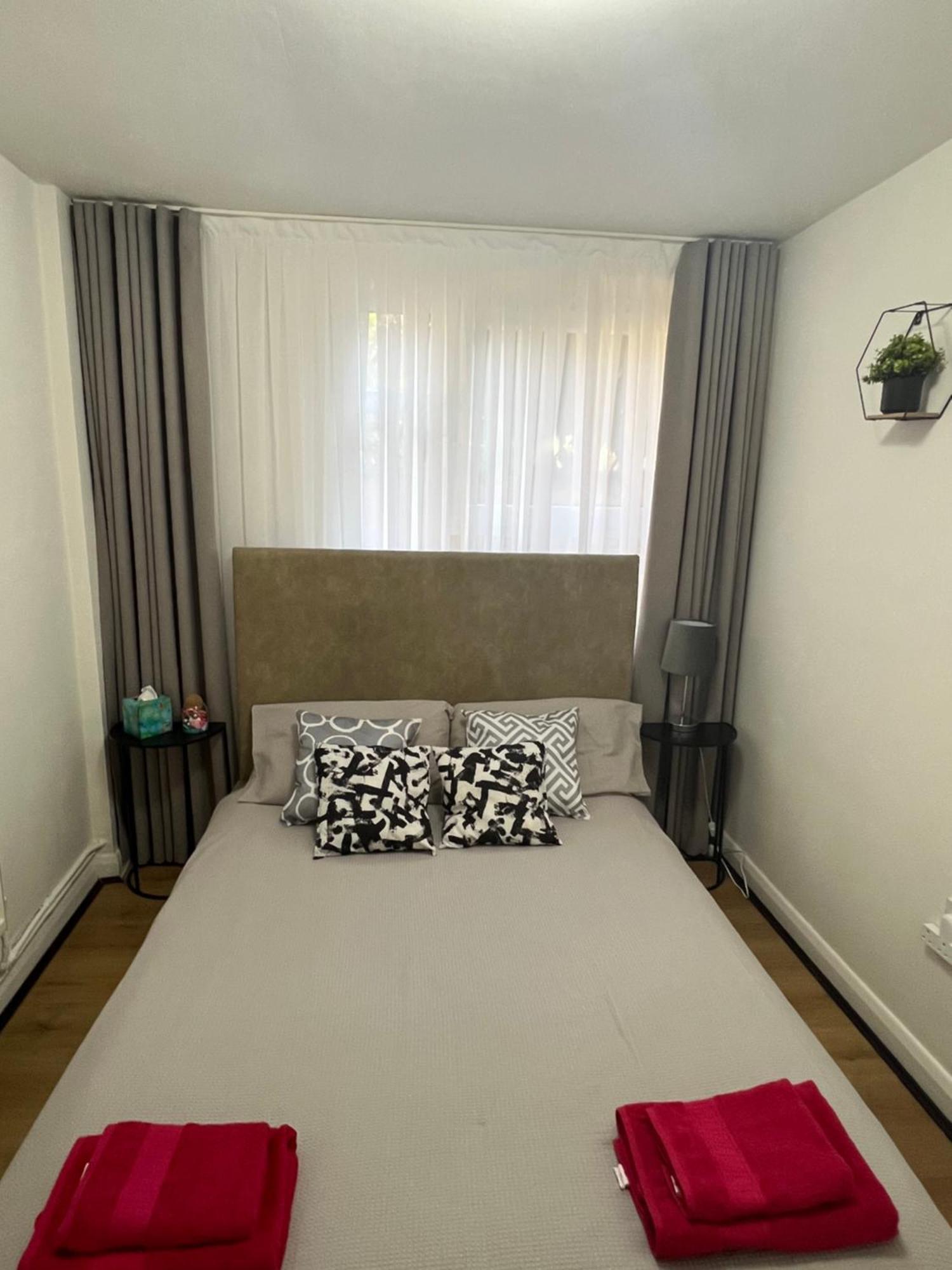 Spacious For Rent 10 Min From Tower Bridge Maison d'hôtes *