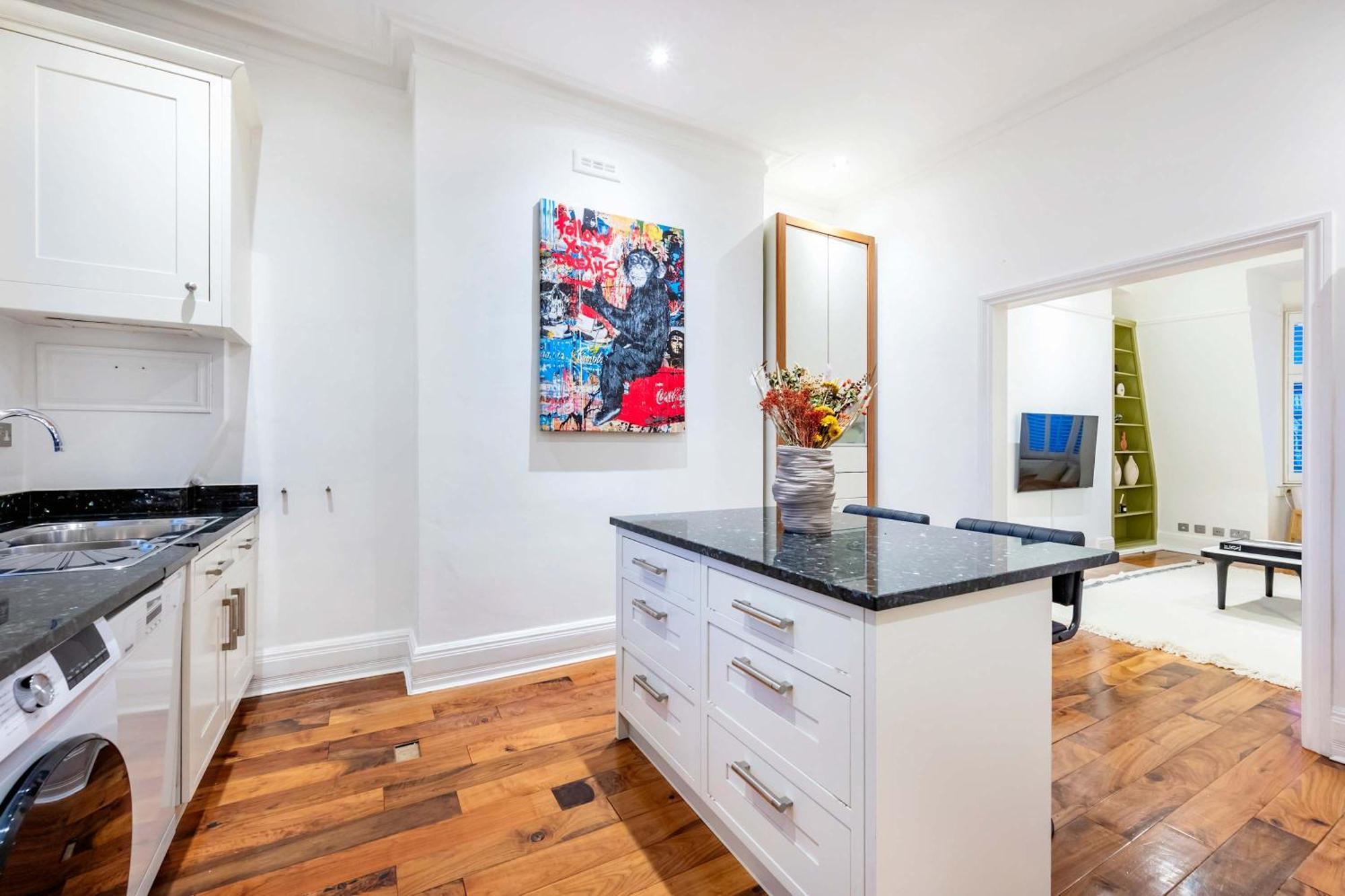 Maida Vale Mansions 2 Bed -by Out Of Office Lifestyle Apartment London