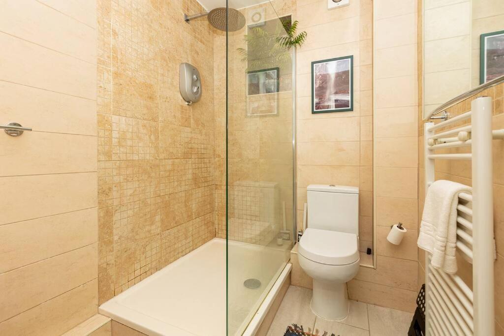 Lovely 1br Flat In Clapton 5mins Overground St Appartement *