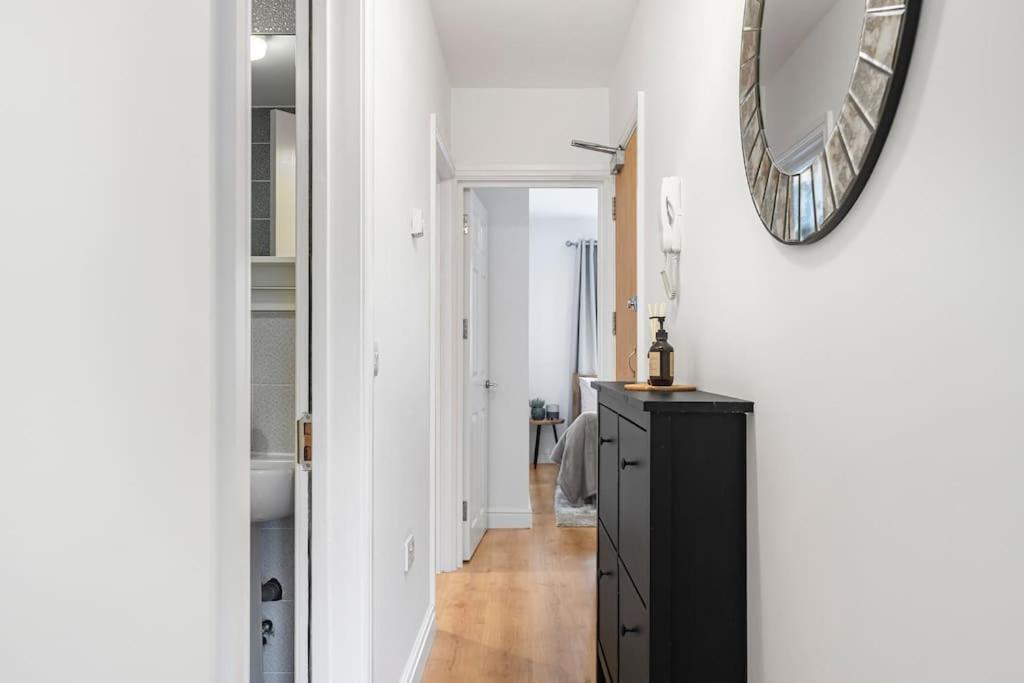 The Hoxton Nest - Stylish 1 Bed Shoreditch Flat Lejlighed *