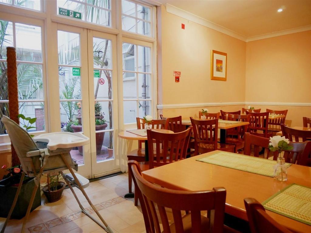 The Gresham Hotel 3*