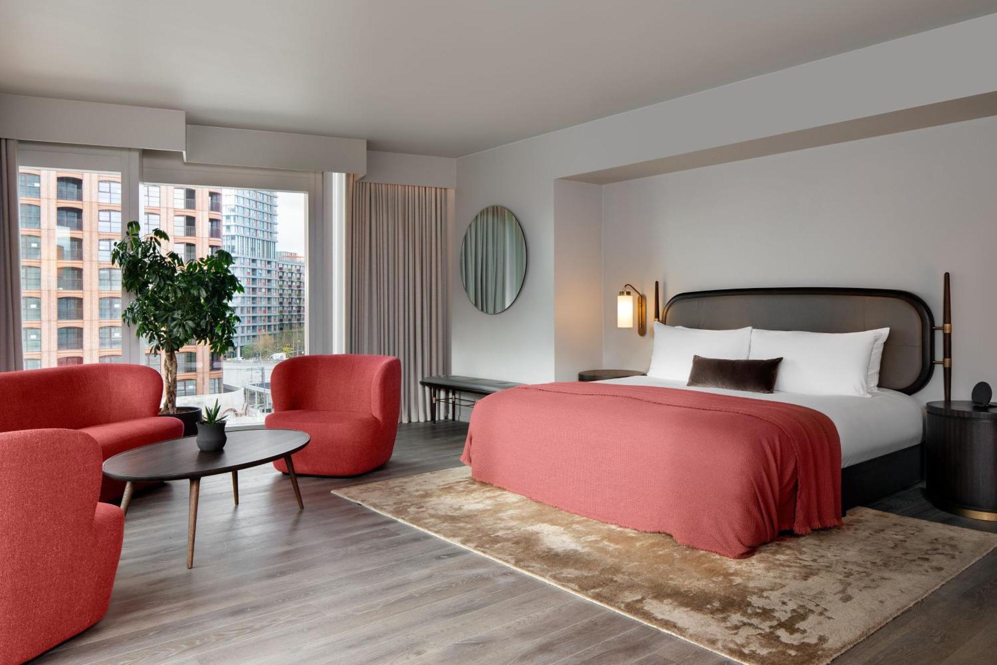 The Stratford, Autograph Collection 5*