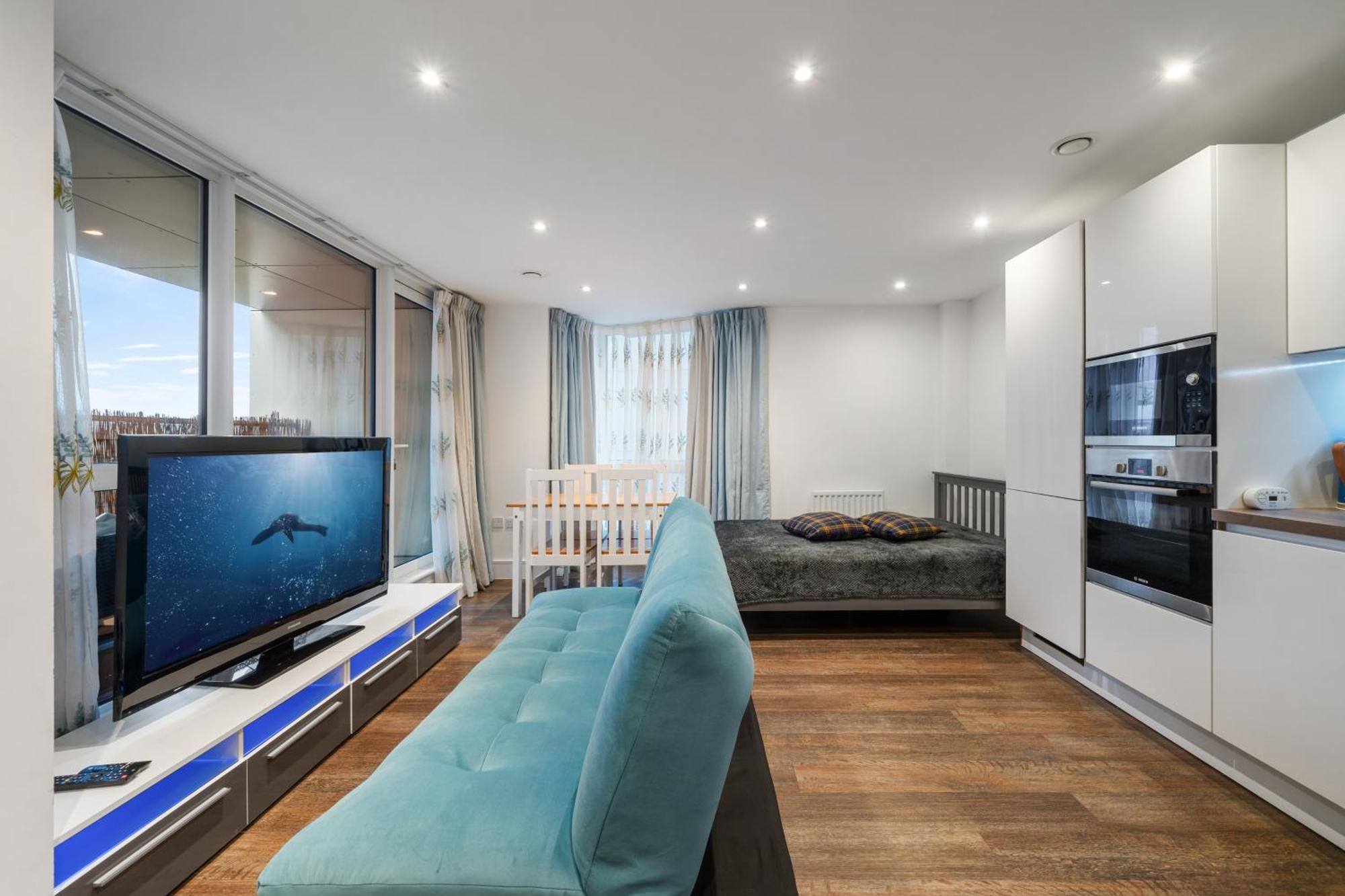 Apartment Riverside 1br With Easy Transport 20min To Centre London