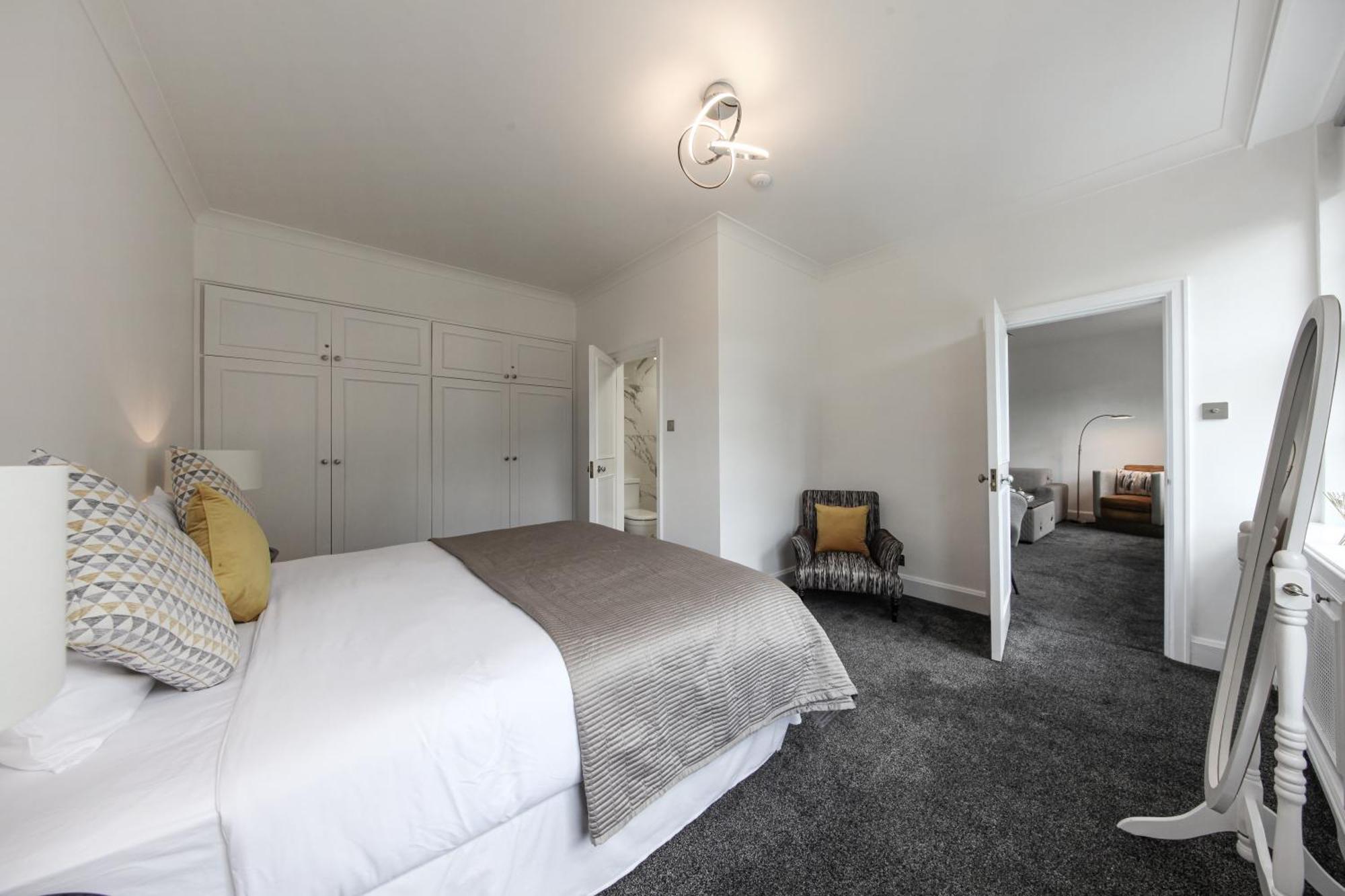 Park Lane Apartment