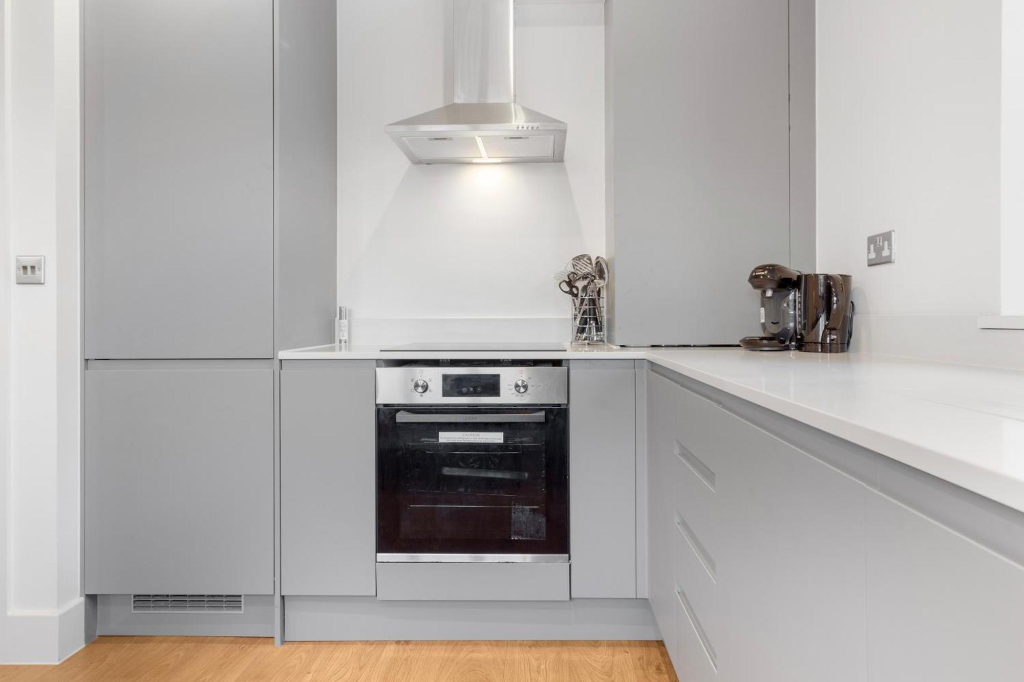 Stylish Nine Elms Vauxhall 1 Bedroom Appartement *