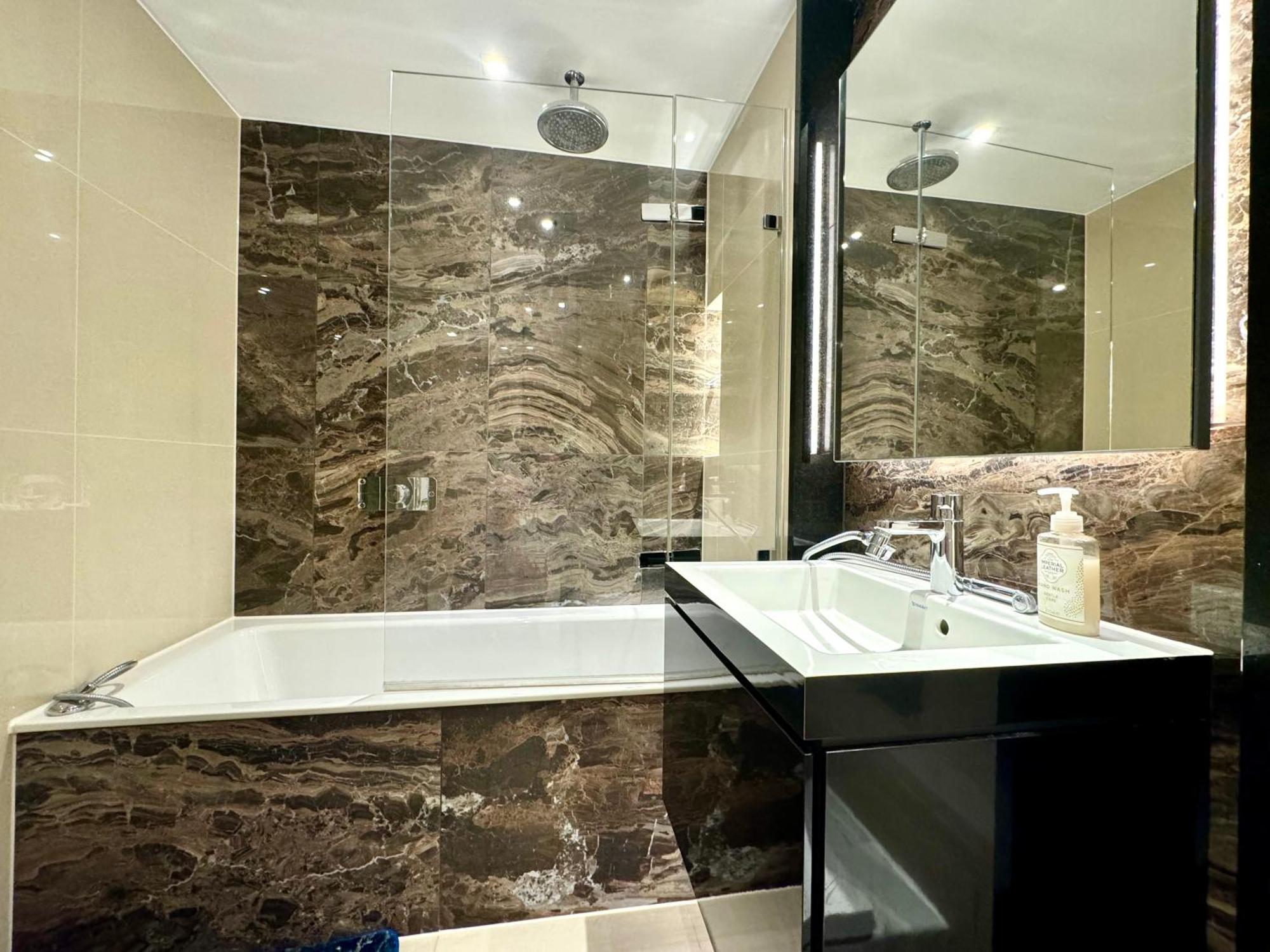 2 Bedroom Luxury Edgware Road By Wild Lägenhet London