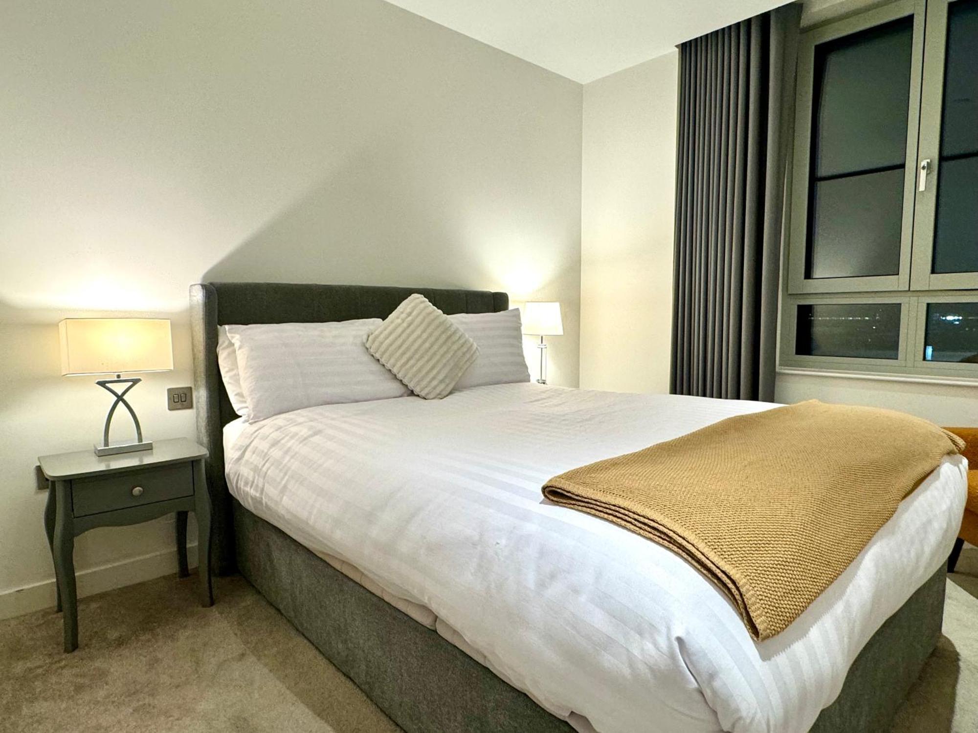 2 Bedroom Luxury Edgware Road By Wild Lägenhet