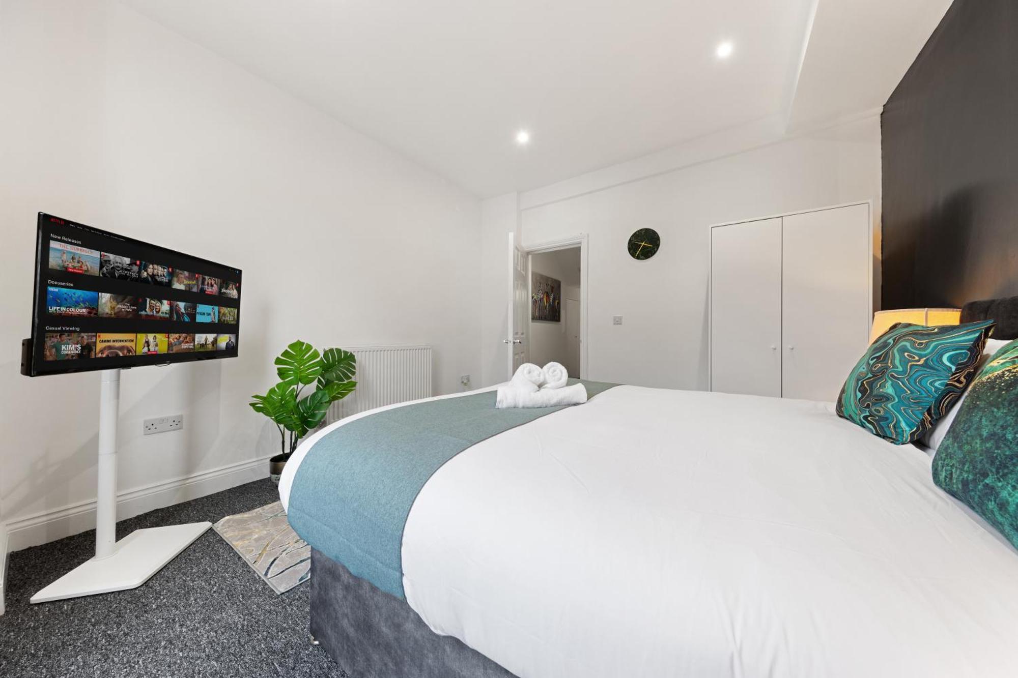 Lägenhet Stylish 2 Bedroom Haven In Zone 2-15 Mins To Central London- Garden & Parking Available! 5 Beds-Sleeps 6 People- Instant Book & Self Check-In! Save 20 Percent On Stays Of 7 Nights Or More ! London