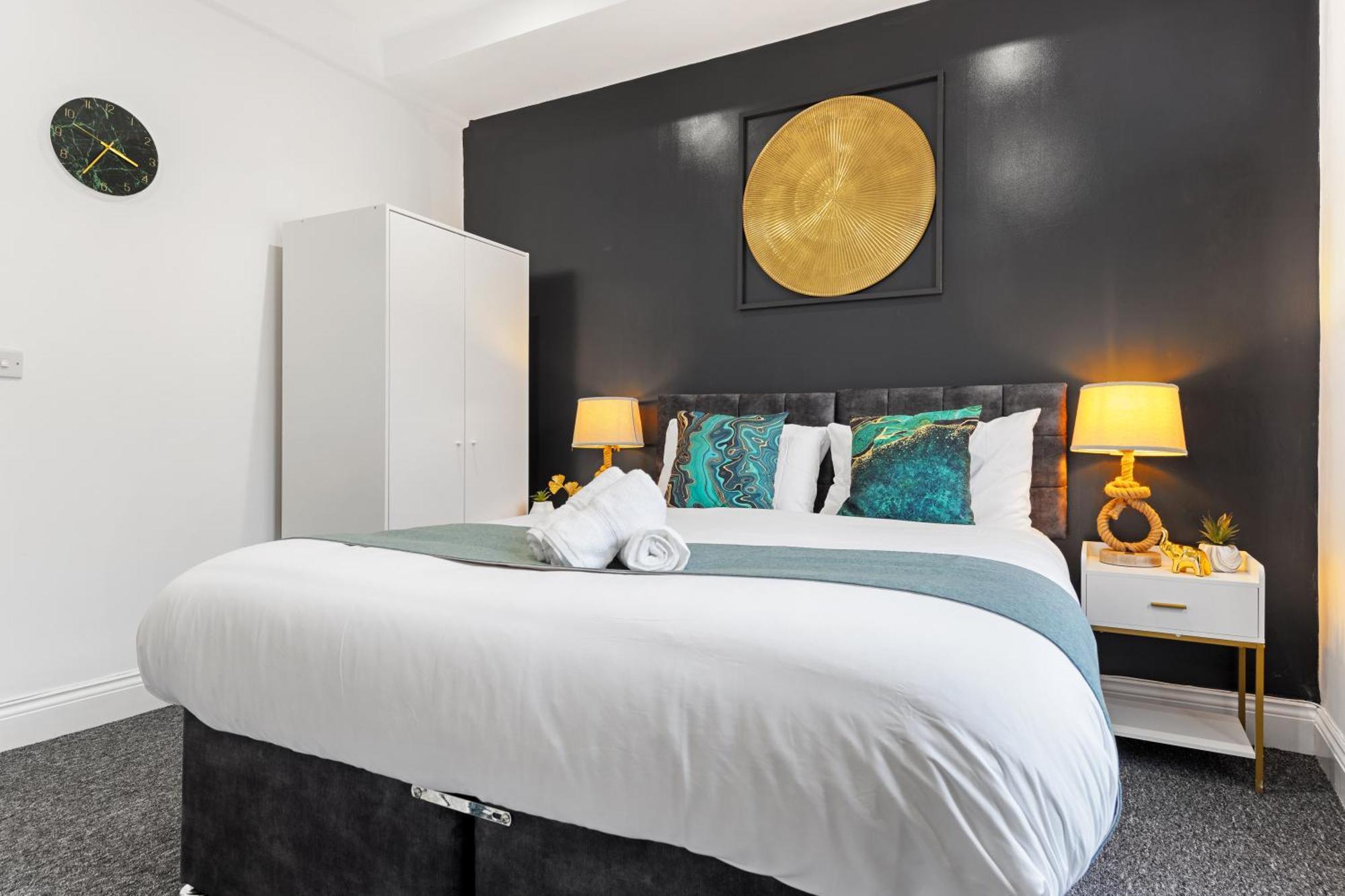 Lägenhet Stylish 2 Bedroom Haven In Zone 2-15 Mins To Central London- Garden & Parking Available! 5 Beds-Sleeps 6 People- Instant Book & Self Check-In! Save 20 Percent On Stays Of 7 Nights Or More ! *