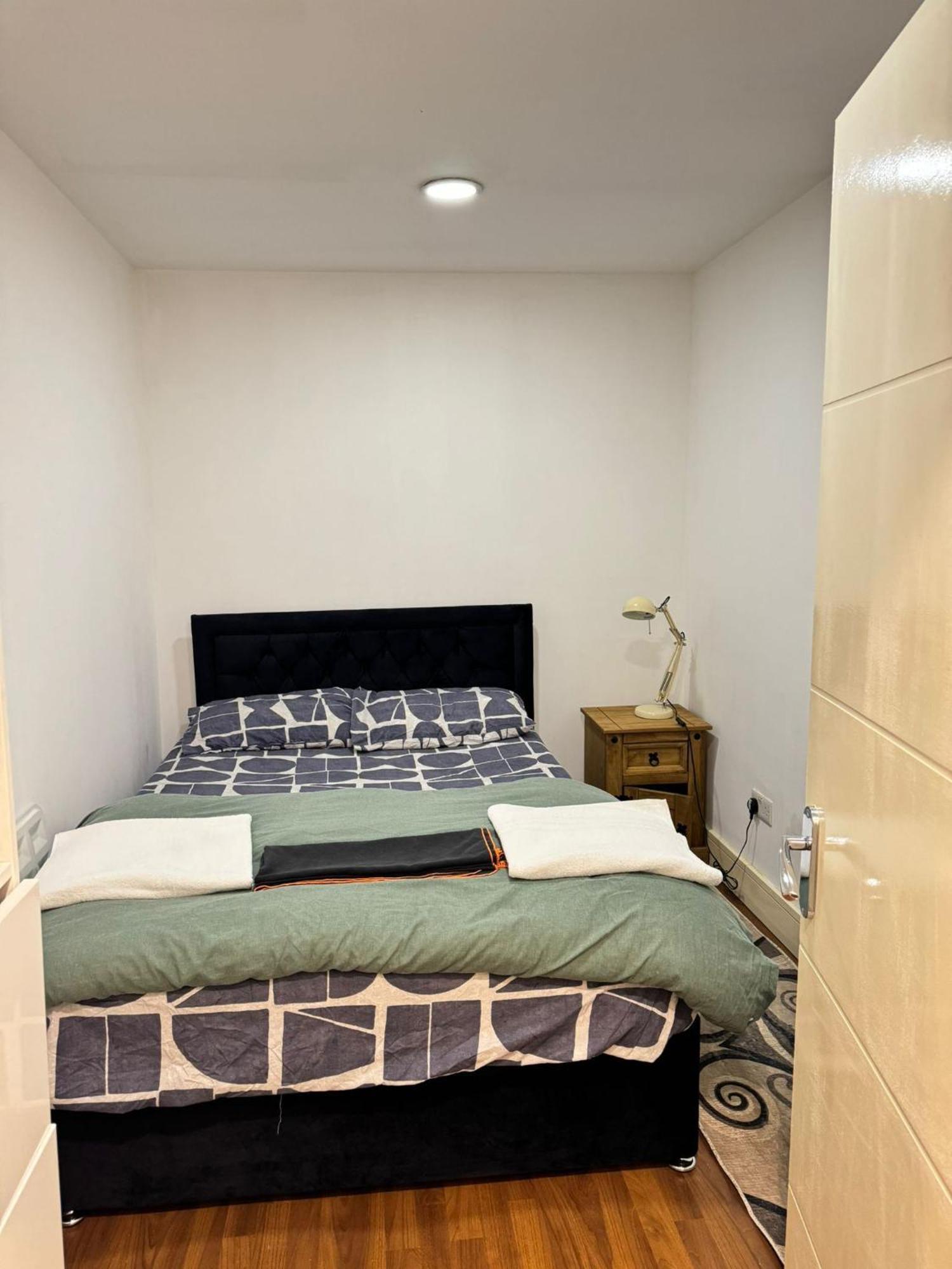 Cosy Entire House Open Kitchen 2 Bedroom For 5 Londen