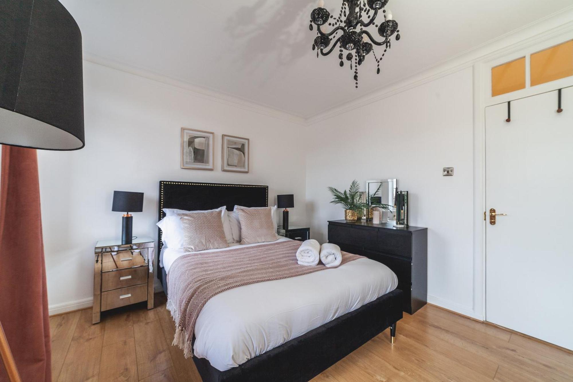Arte - 3-bed Flat With 3 Bathrooms - Heart Of Finchley Road - 2 Min Walk To Underground Station *