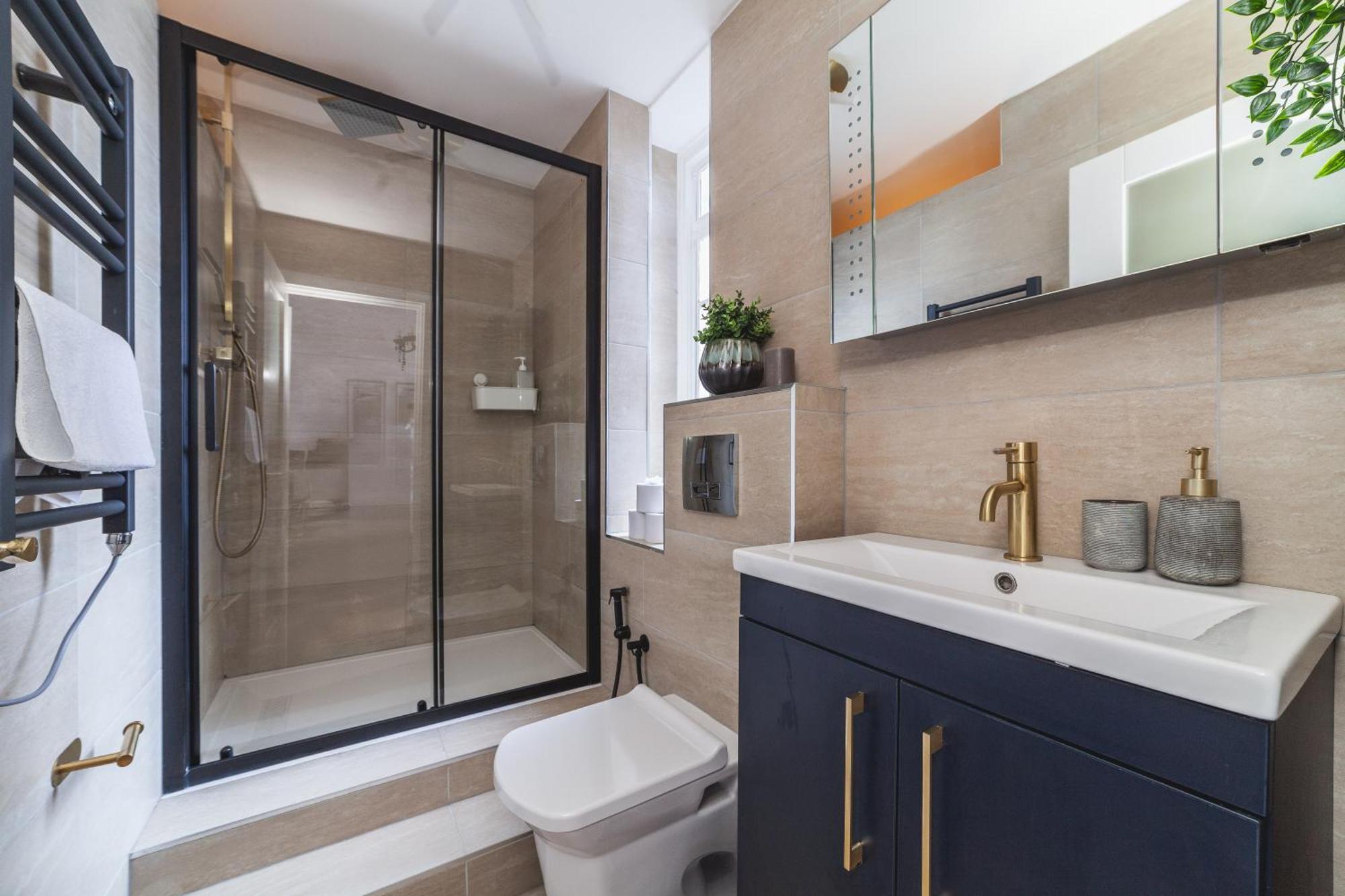 Arte - 3-bed Flat With 3 Bathrooms - Heart Of Finchley Road - 2 Min Walk To Underground Station * London