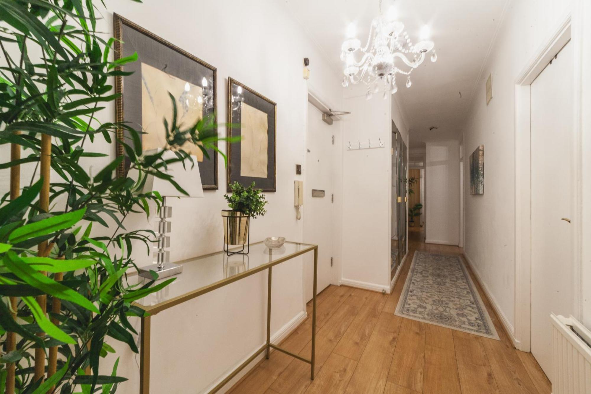 Arte - 3-bed Flat With 3 Bathrooms - Heart Of Finchley Road - 2 Min Walk To Underground Station