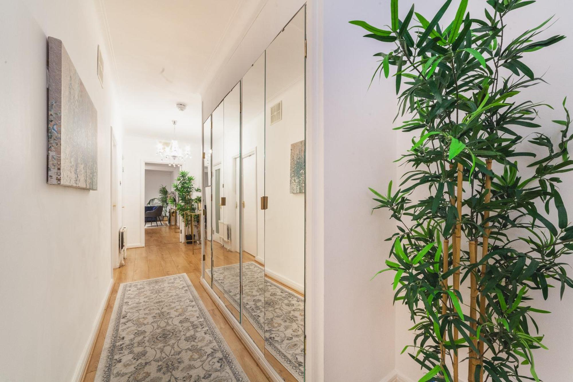 Arte - 3-bed Flat With 3 Bathrooms - Heart Of Finchley Road - 2 Min Walk To Underground Station Apartment