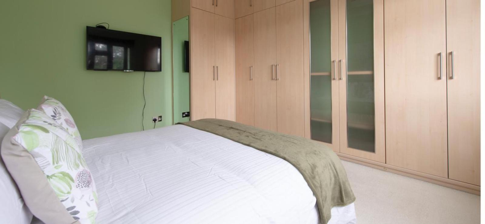 Spacious 6 Bed House 10 Beds In Blackheath Apartment *