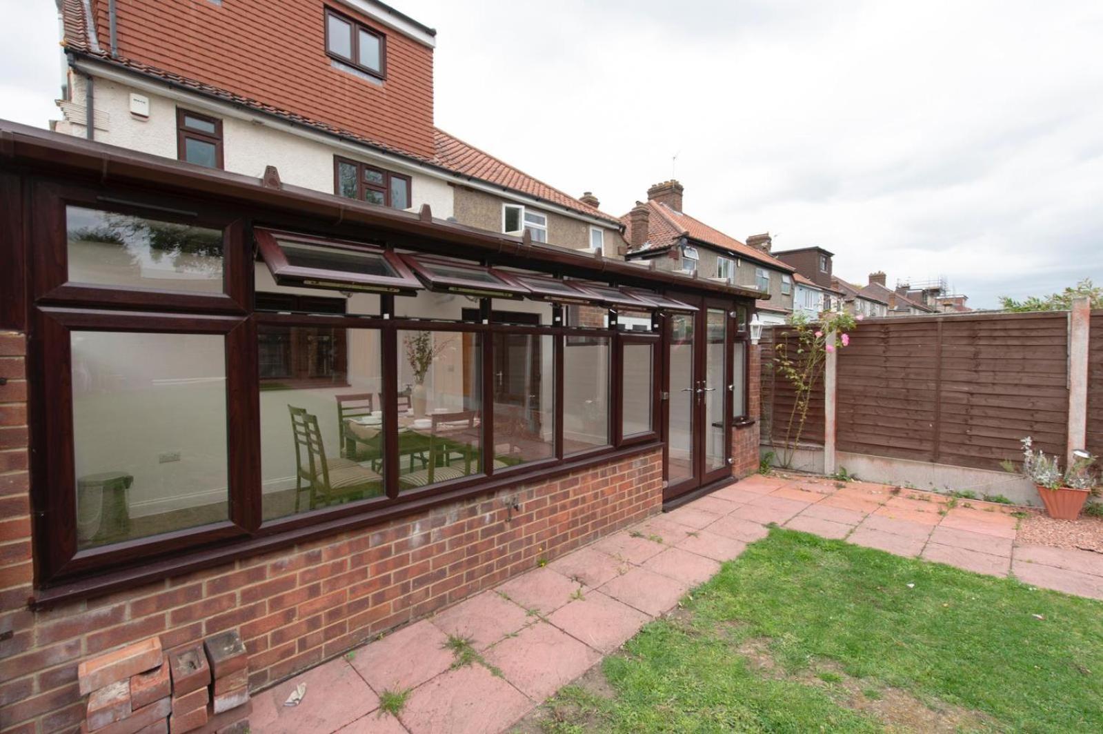 Spacious 6 Bed House 10 Beds In Blackheath Apartment