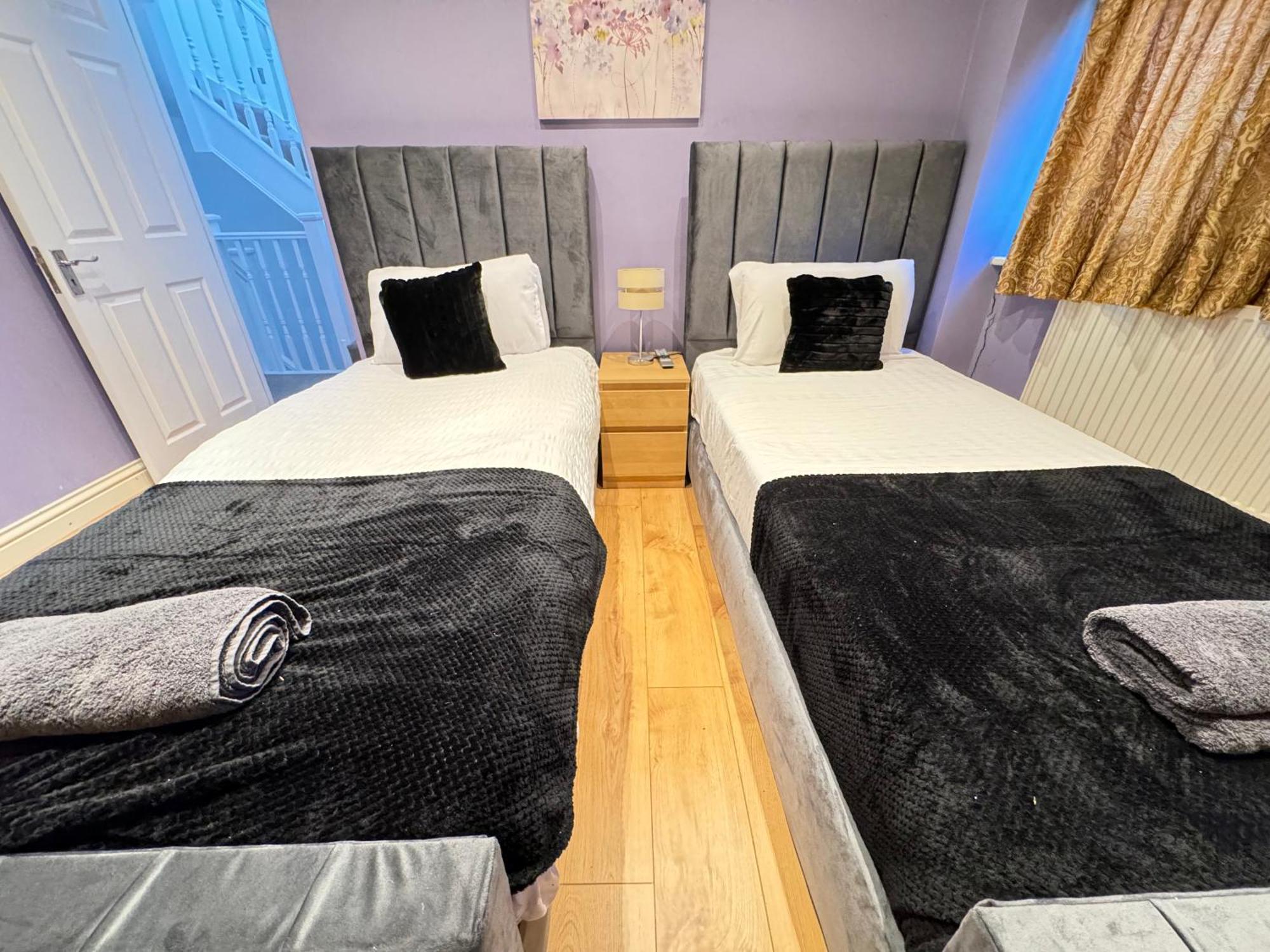 Apartment Spacious 6 Bed House 10 Beds In Blackheath