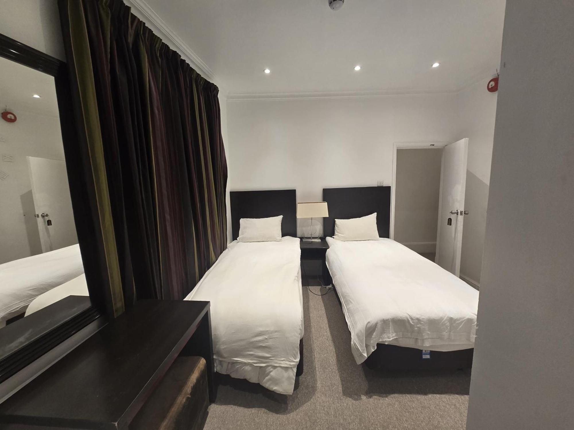 L S Hotel Londen