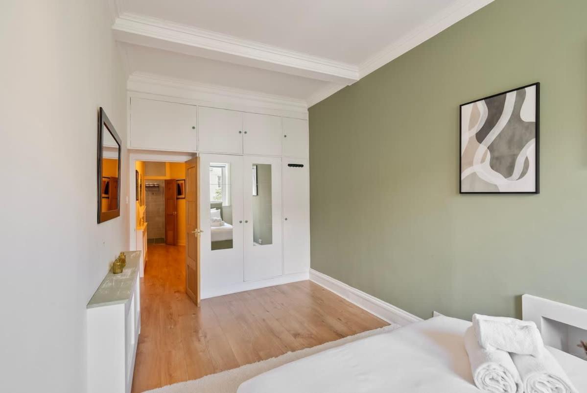 Modern Elegance In Paddington London