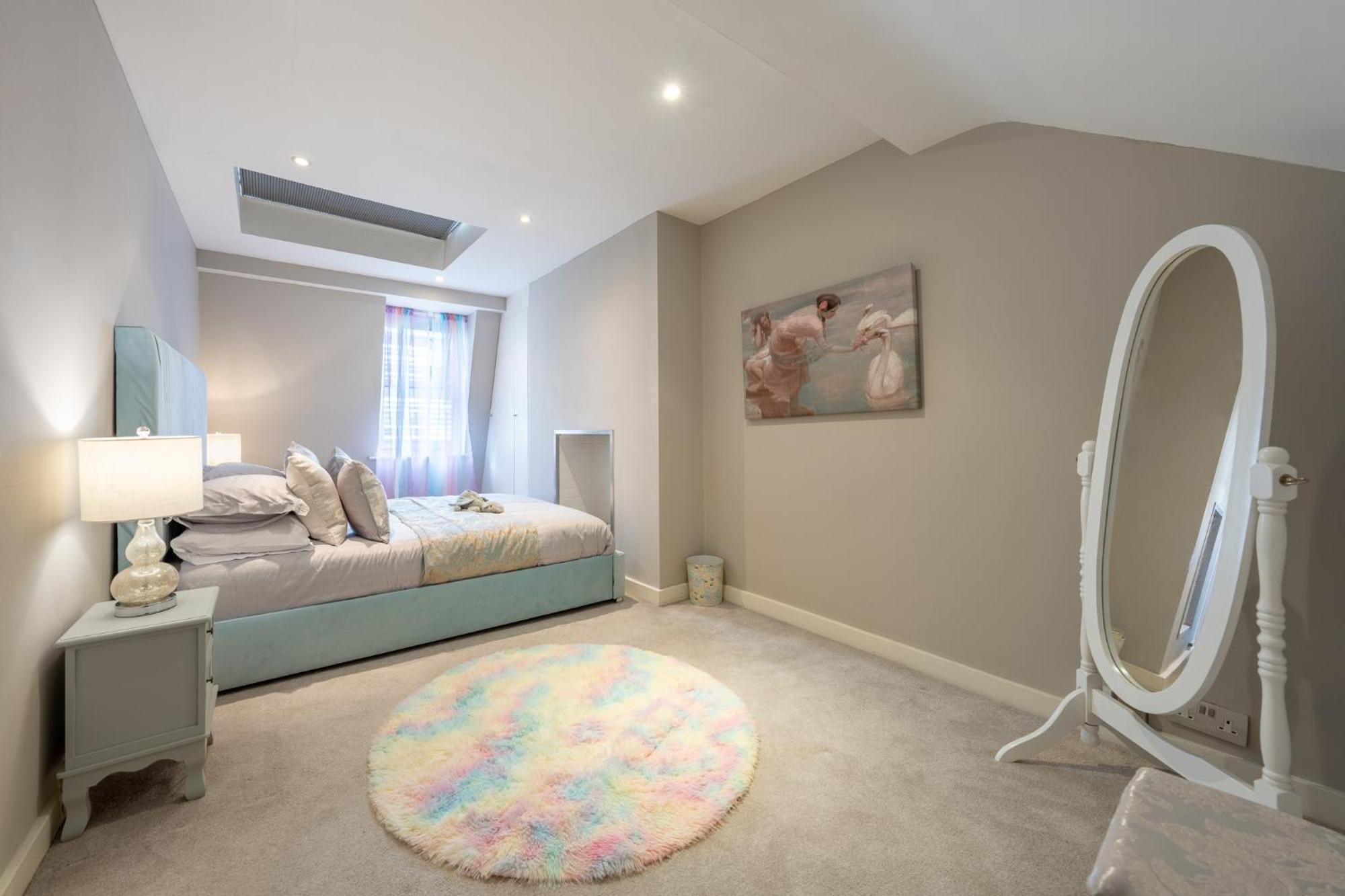 Villa Massive 200 Sqm 3-bedroom London