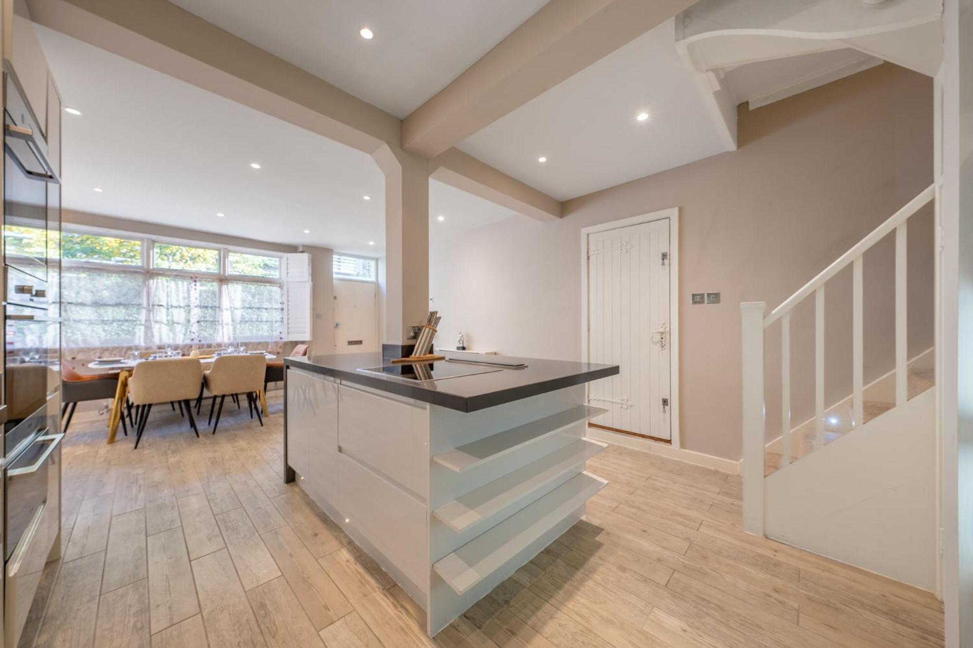 Villa Massive 200 Sqm 3-bedroom London