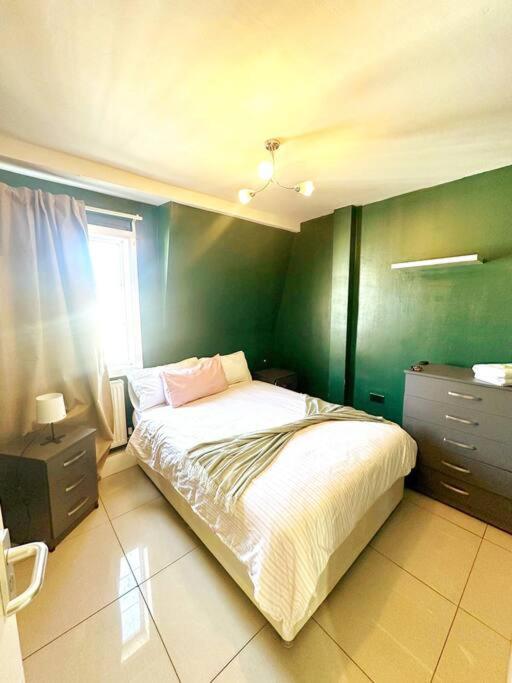 Apartment 3 Bed Comfortable Wk London