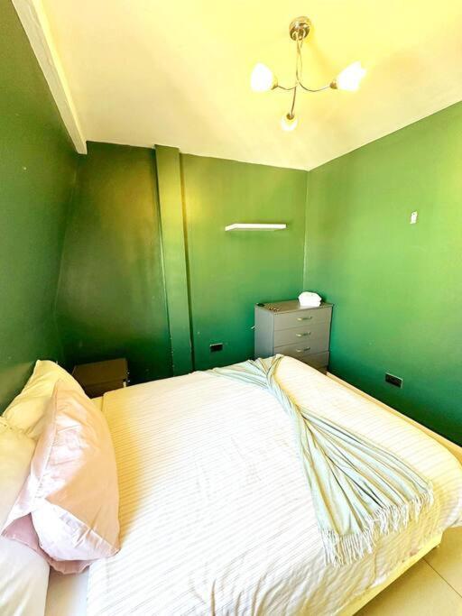 3 Bed Comfortable Wk