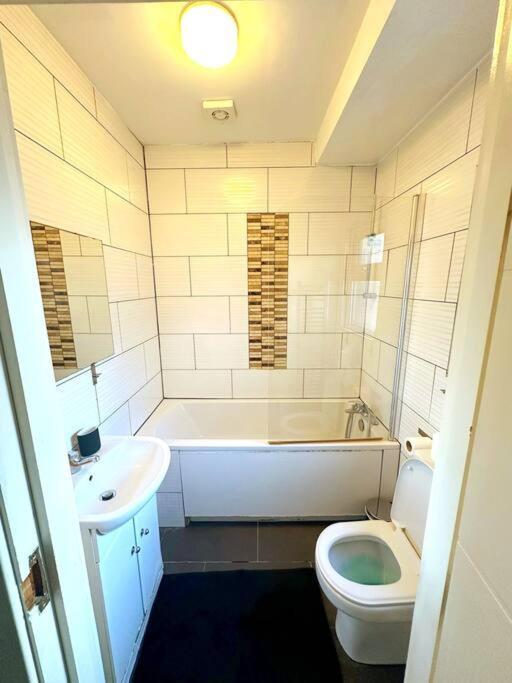 Apartment 3 Bed Comfortable Wk *